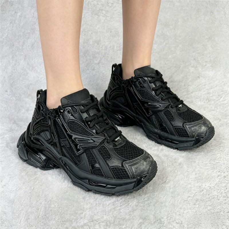 All Black Chunky Dad Sneakers for Men Women, Retro Techwear Streetwear Shoes, Breathable Mesh Non-slip Casual Athletic Trainers for Gym, Outdoor & Daily Wear Do not buy if you mind vintage distressing