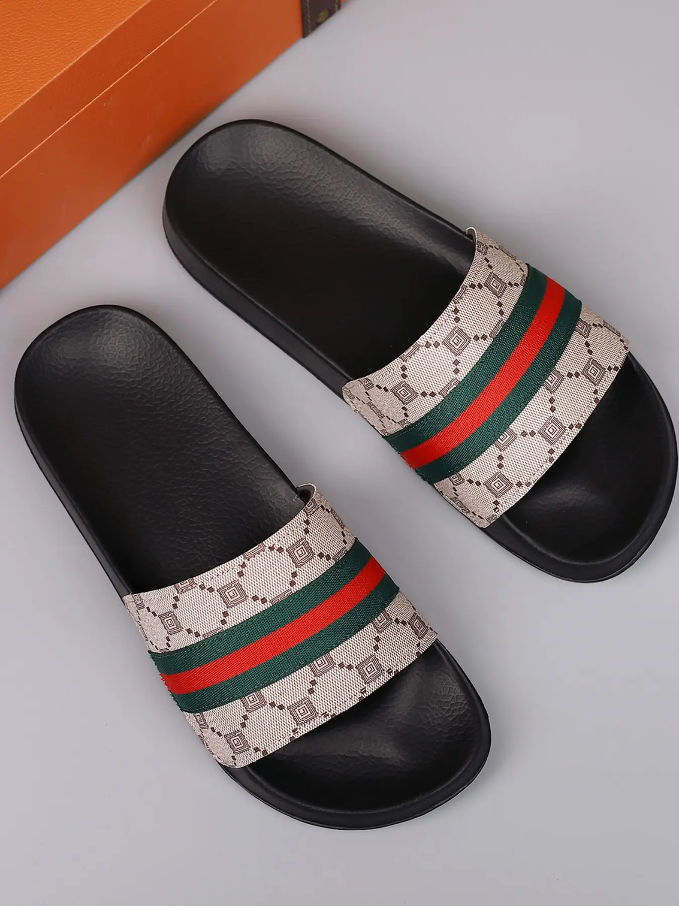 Couple Casual Comfortable Slippers, PU Leather Eva Sole, Random Print, All Seasons, Fashion Style, Sizes 39-47, Beach & Home Use