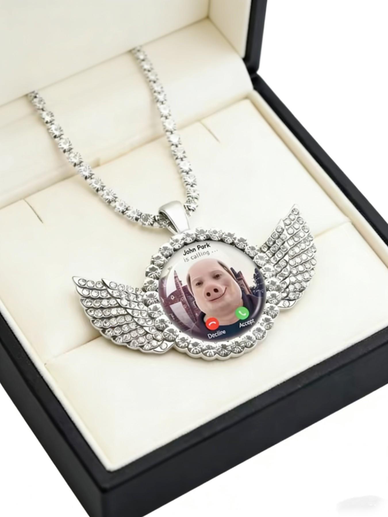 John Pork Calling Necklace, Funny Pig Theme Meme, Phone Call Pendant, Trendy Chain Jewelry, Perfect Gift for Pig Lovers