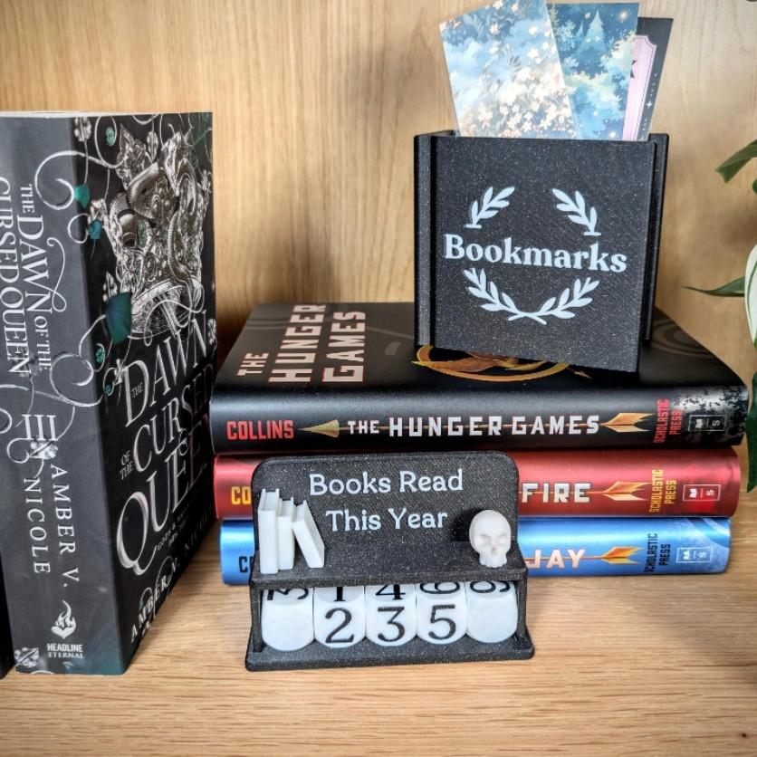 3D Books Read This Year Tracker & Counter, Back-to-School Reading Display, Personalized Bookshelf Decor for Book Lovers & Clubs, Perfect Holiday Gifts & Stocking Stuffers for Students, Teachers & Bookworms