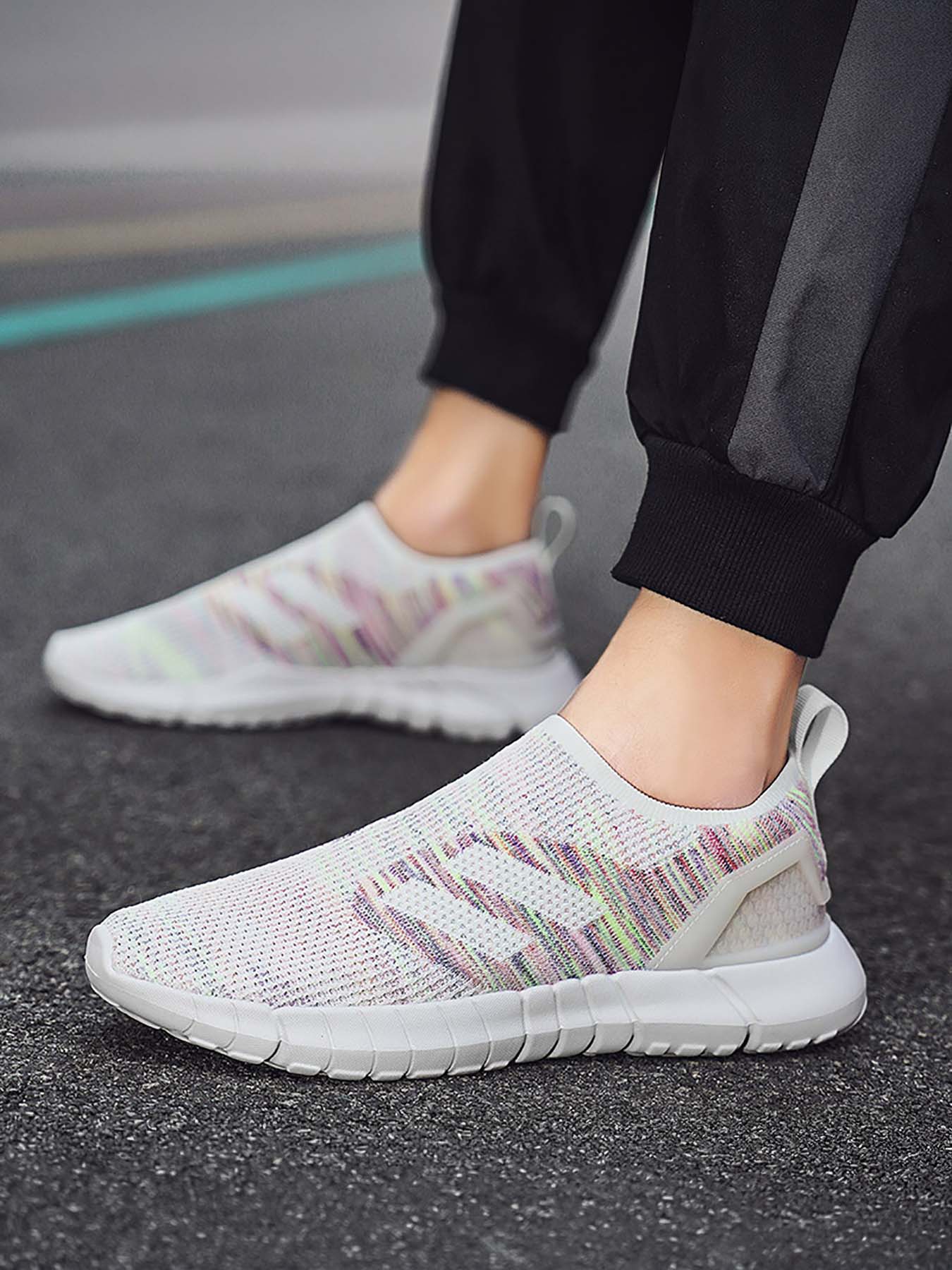 Men's Flyknit Sneakers, Breathable Lightweight Soft-Soled Athletic Casual Shoes, Suitable for Daily Wear