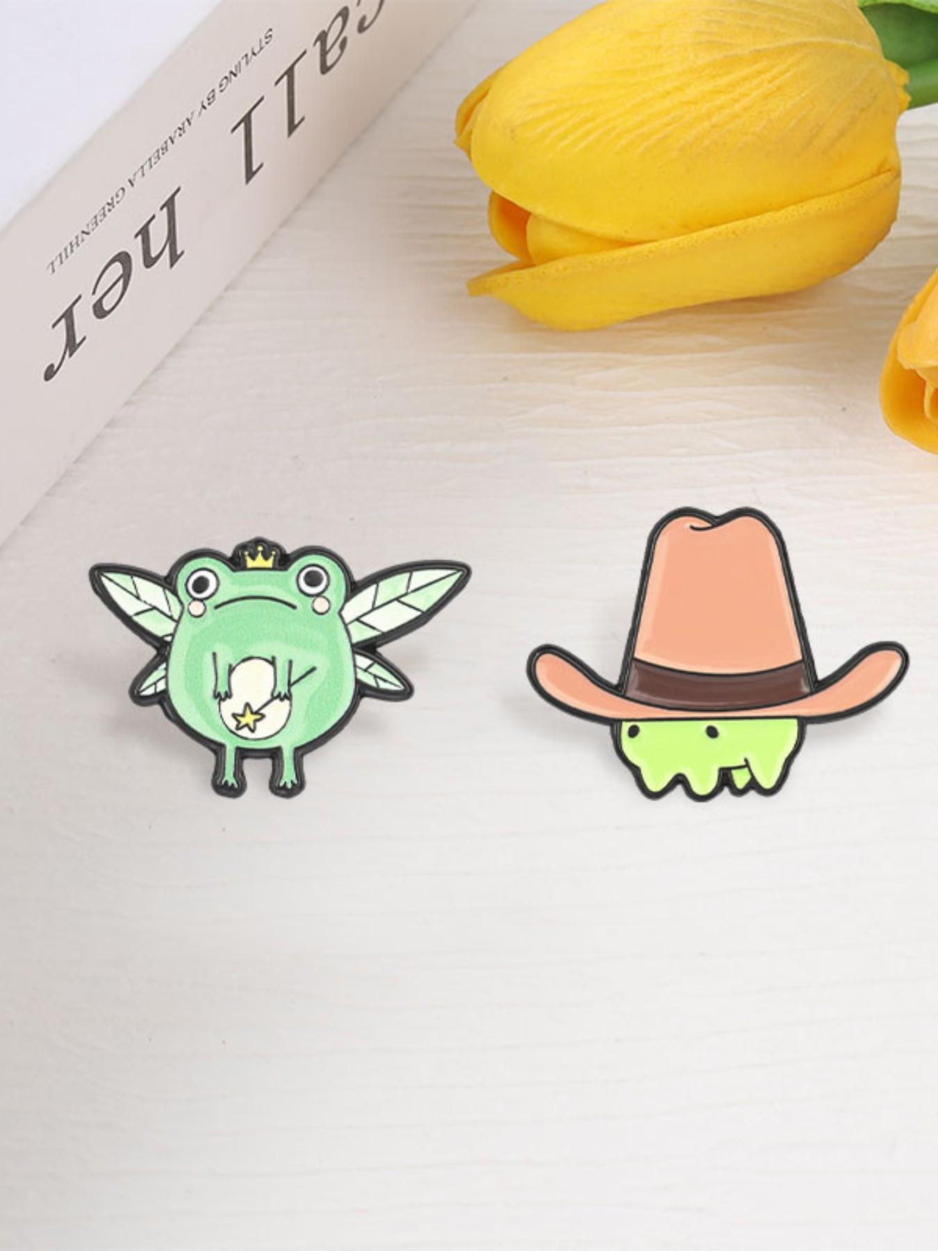 2PCS Cartoon Cute Frog Cartoon Alloy Pin , Frog Fairy Wearing Crown Dragonfly Wings Holding Magic Wand & Cowboy Frog Brooch , for Animal Lovers Backpack Jacket Clothing Badge  Decoration Gift, Fashion Lapel Pin