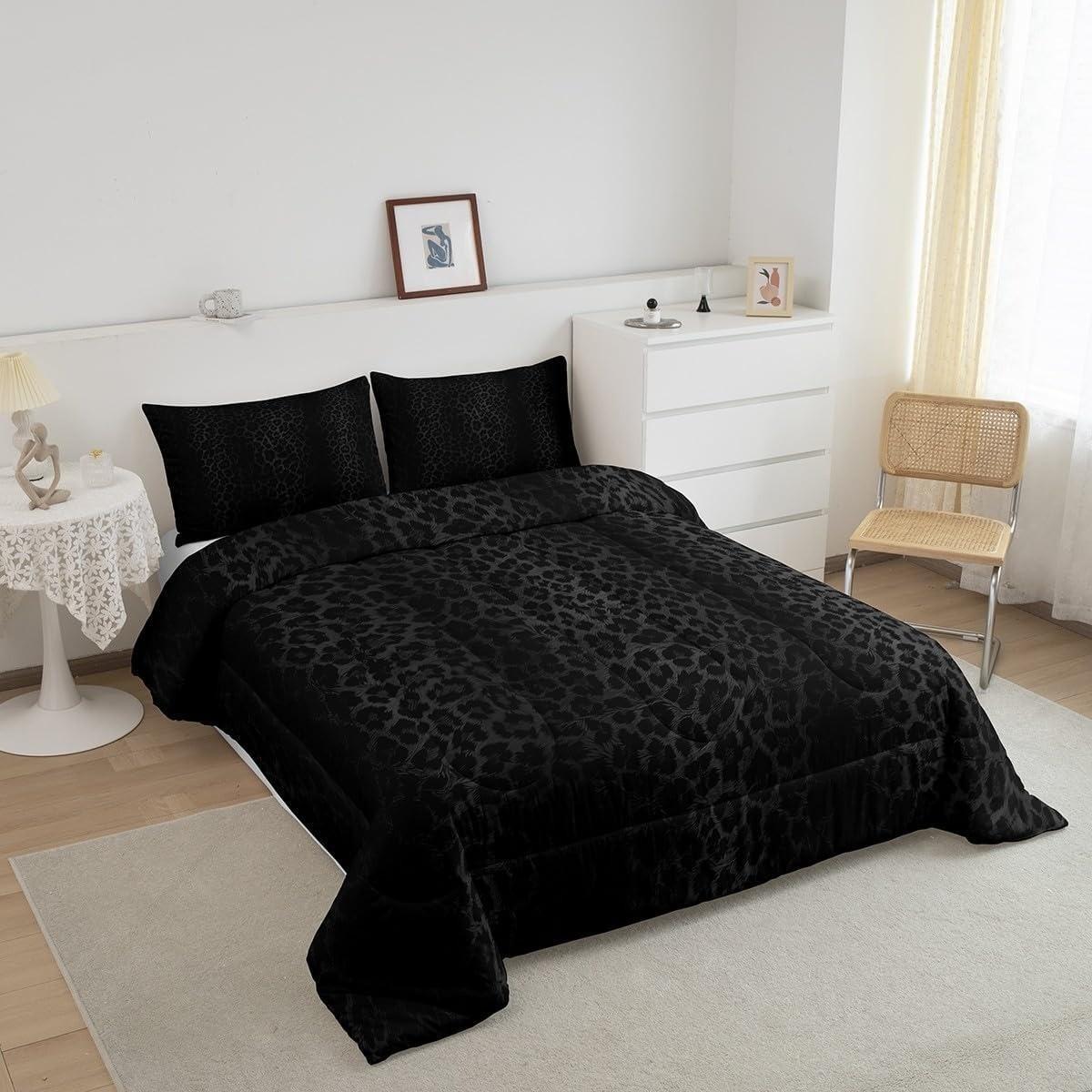 3-piece Black Leopard Print Quilted Comforter Set, Soft Bedding Sets (1 comforter + 2 pillowcases, pillowcases without inserts), available in Twin, Full, Queen sizes, U-shaped quilting, comforter with 200gsm filling