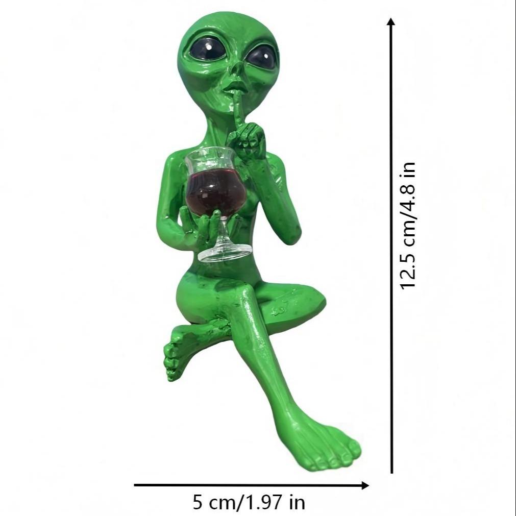 Funny Cute Alien Resin Statue, Ufo Outdoor Garden Decoration, Festive Gift, Unique Garden Statues & Sculptures, Perfect for Holidays