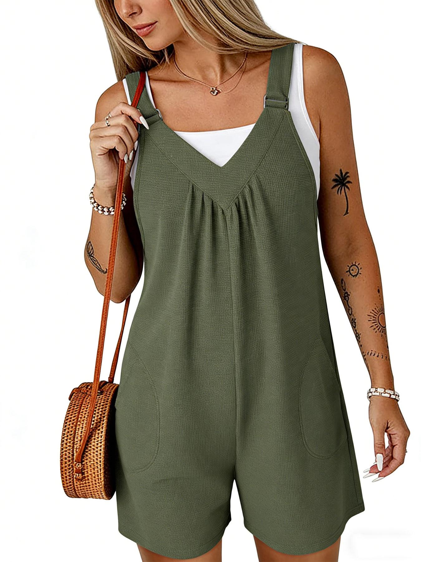 A solid color, sleeveless, waffle-knit, side-pocket, straight-leg, three-quarter-length overalls with straps suitable for summer, suitable for daily commuting, home, dating.