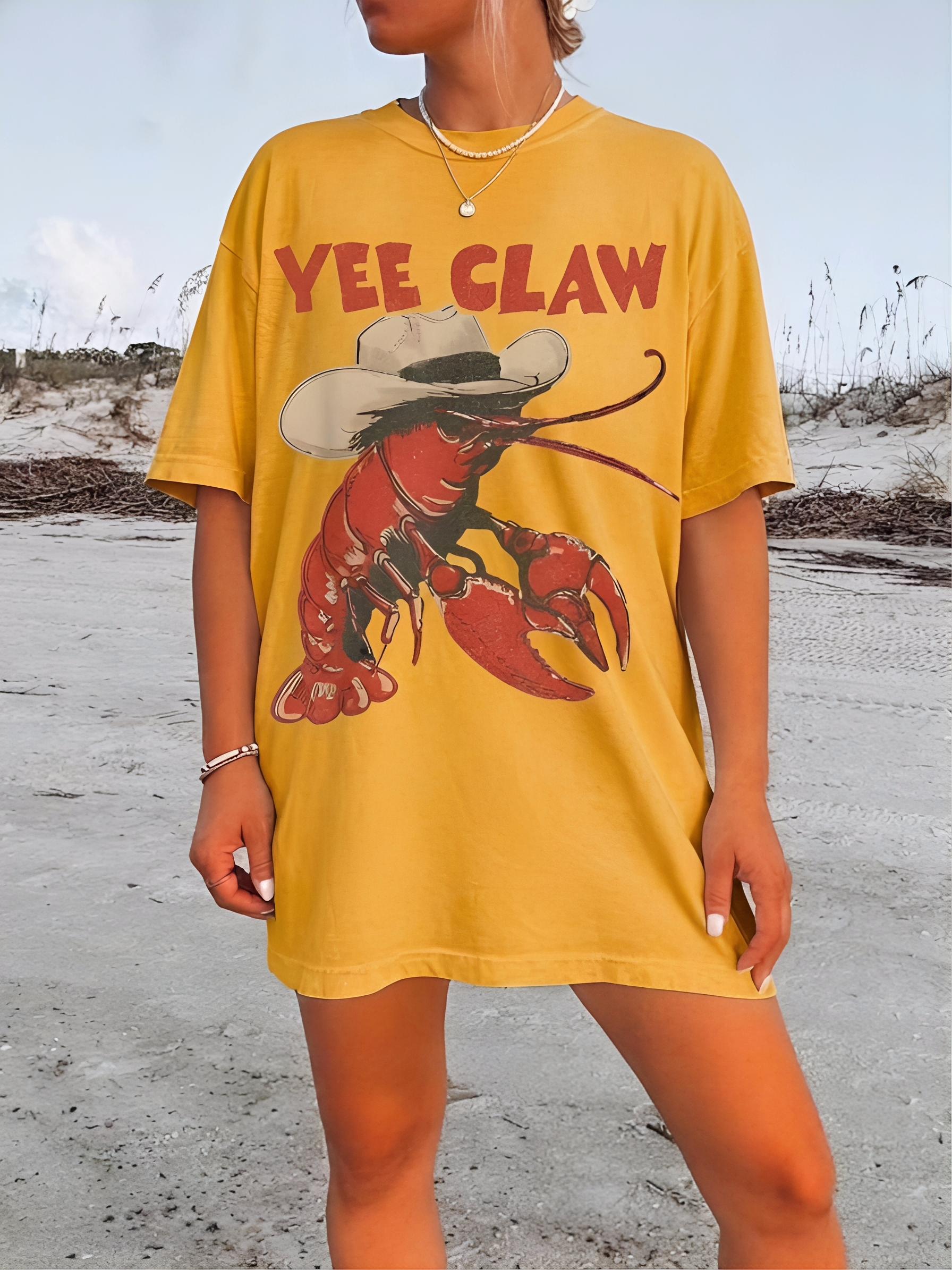 Cowboy Crawfish Vintage Oversized Graphic T-Shirt Beachwear Summer Vacation Western Style Funny Lobster Tee Casual Streetwear Coastal Aesthetic Soft Trendy Outfit Women Holiday Fashion Cute Graphic Tee Comfortable Loose Fit Summer Top Beach Outfit Street