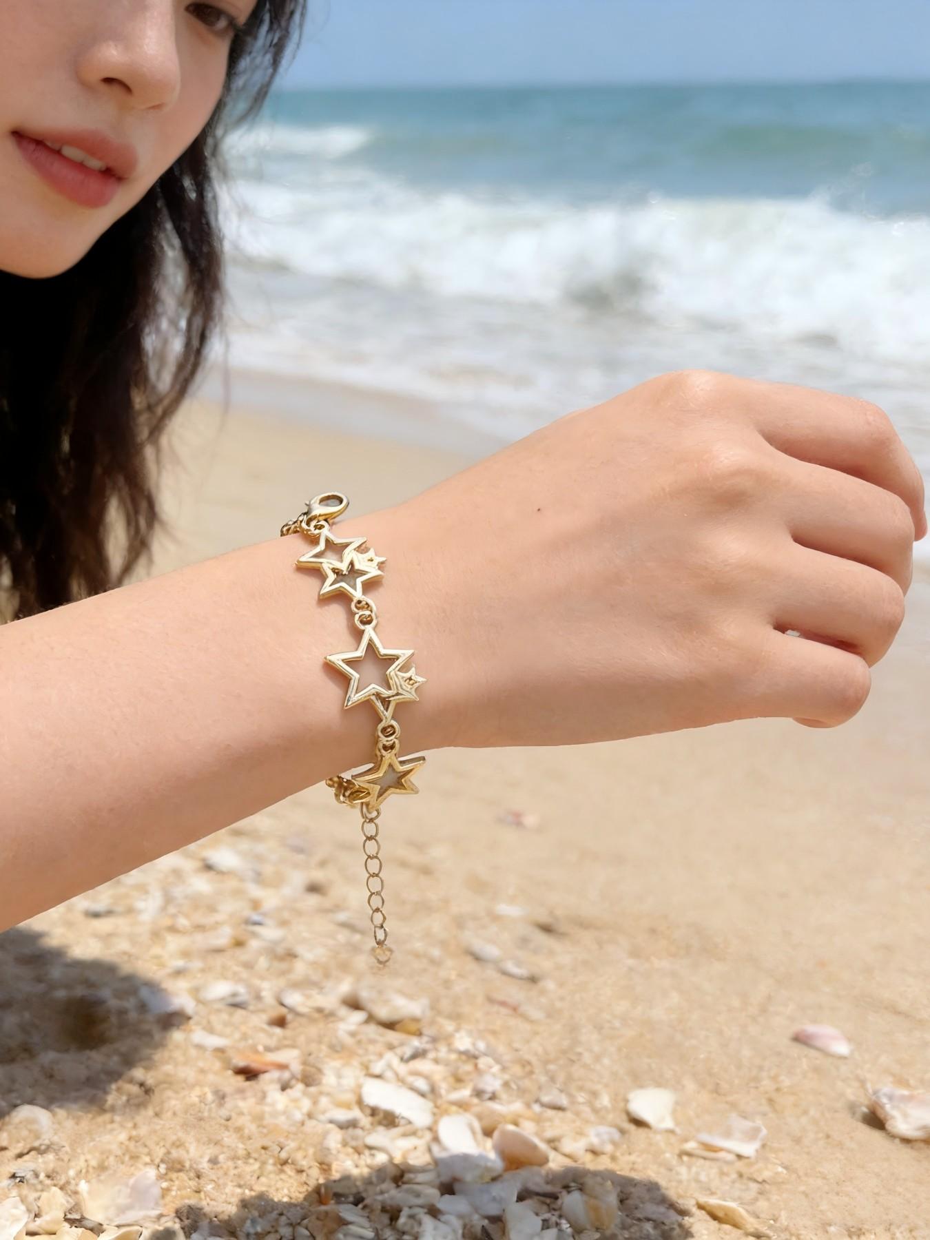 Y2K Sweet Cool Hollow Star Bracelet, Gold & Silver 2 Colors Adjustable Five-Pointed Star Metal Bracelet, European American INS Egirl Versatile Jewelry