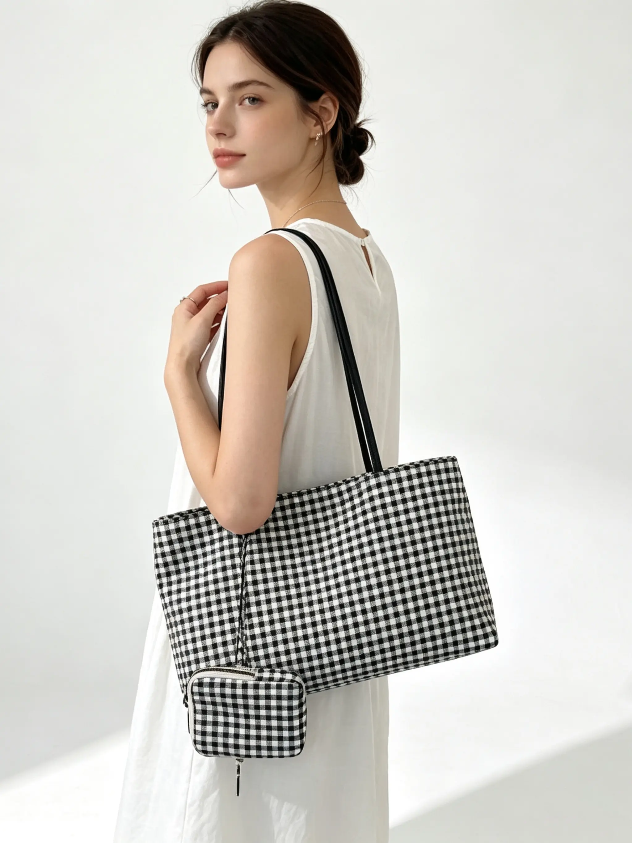 Style Classic Plaid Fabric Tote Bag, Magnetic Closure, Large Capacity, Perfect for College Students, Daily Use Backpack