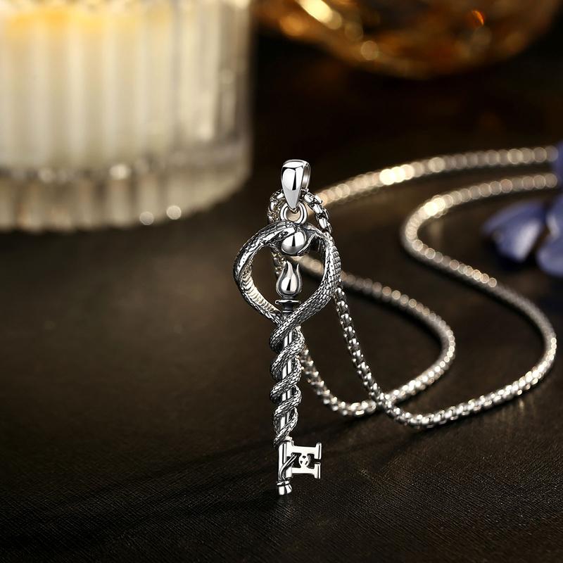 925 Sterling Silver Triple Moon Hecate Wheel Necklace, Vintage Snake-Shaped Moon Pendant, Unisex Witchcraft Jewelry, Personalized Gift