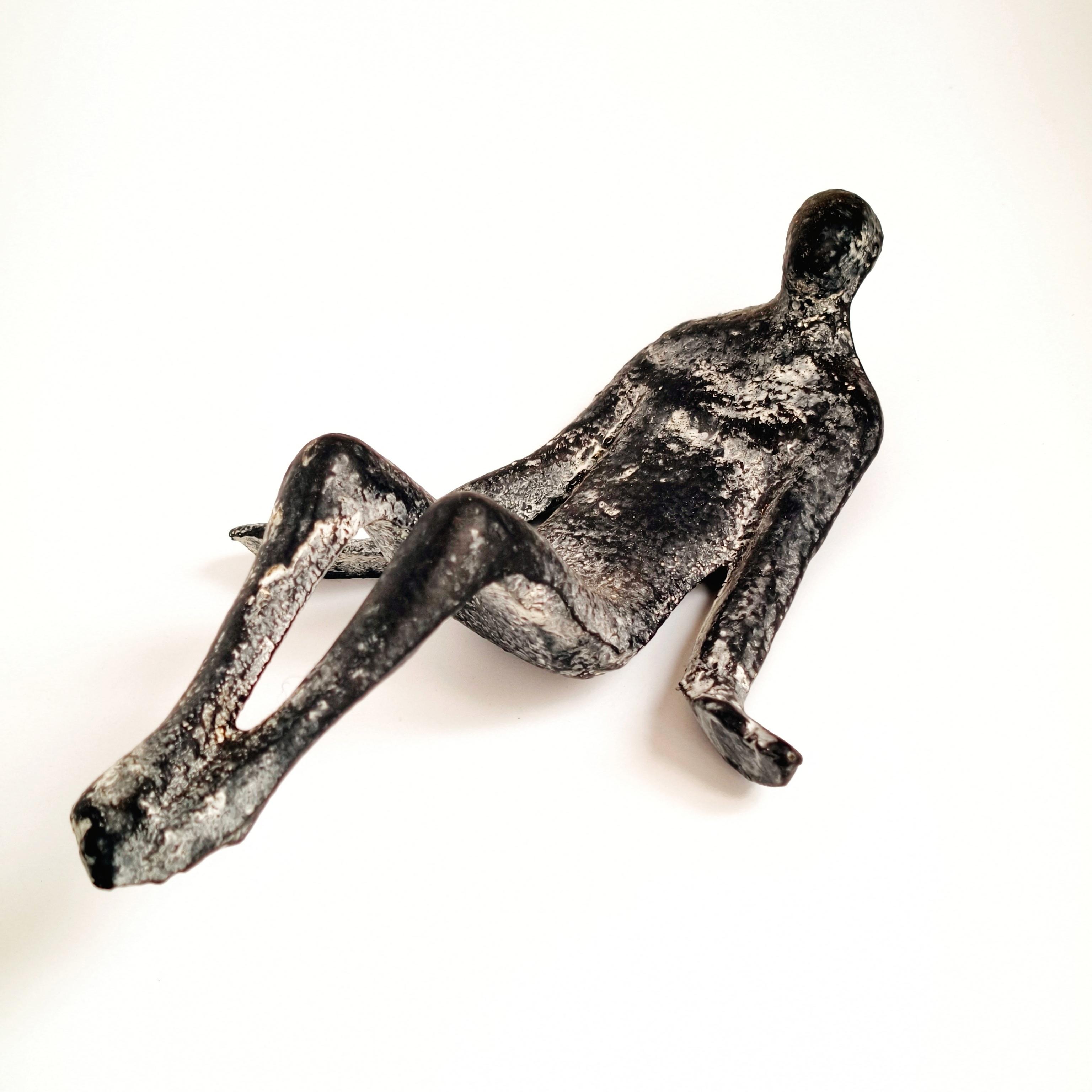 1pc Cast Iron Vintage Seated Human Statue Ornament, Home Desktop Decor, Counter, Window Shelf, Bar, Bookshelf Decoration