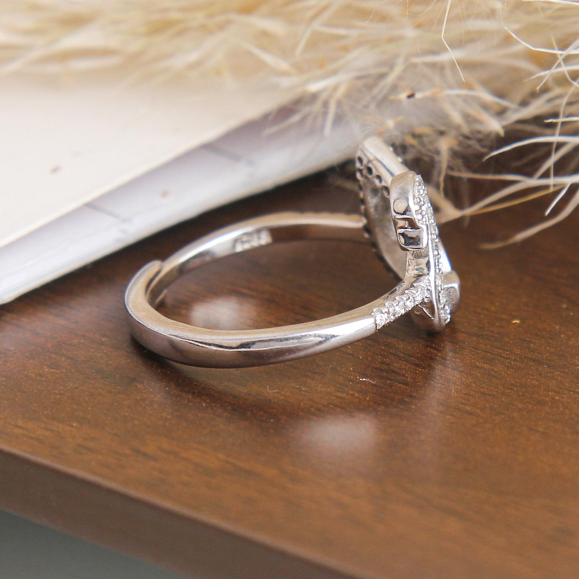 S925 Sterling Silver Swan Charm Ring - Hollow Design with Pavé-Set Sparkling Zirconia, Elegant and Dazzling Statement Ring for Women