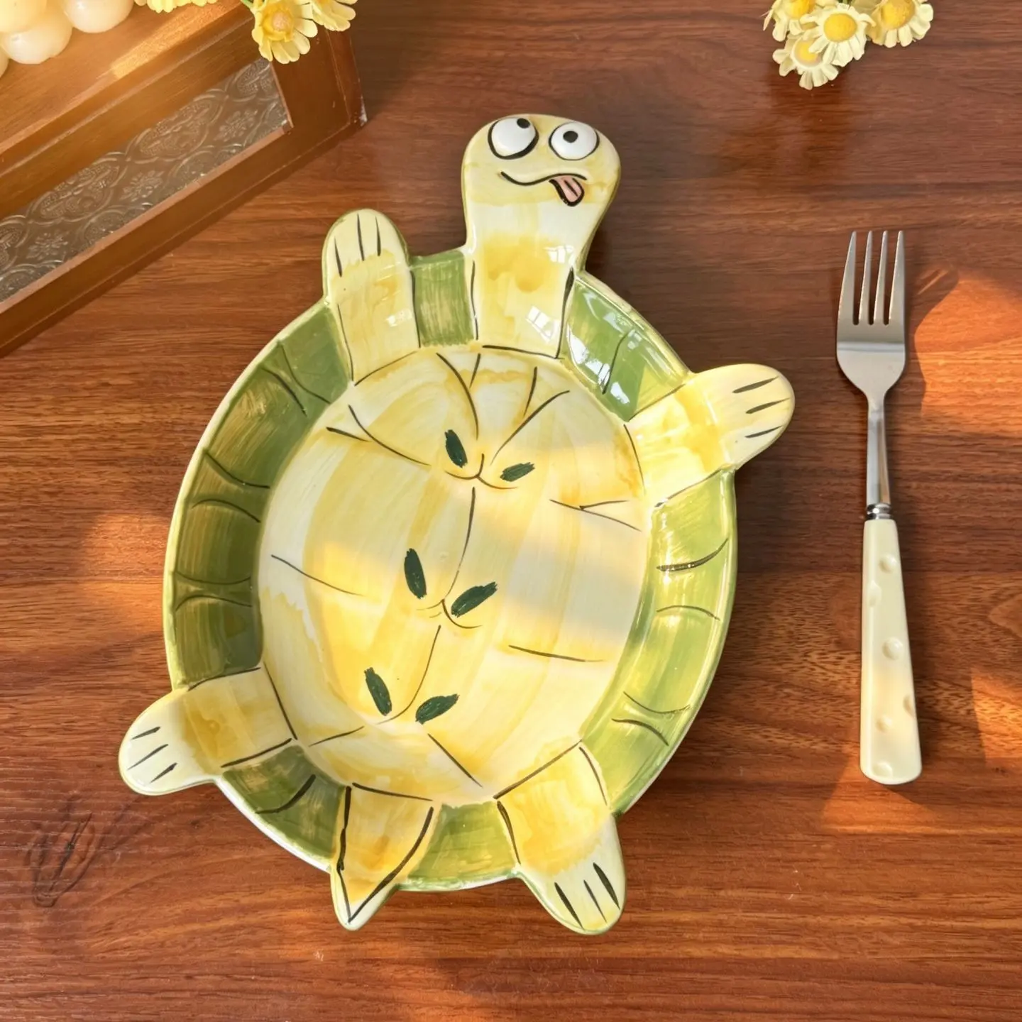 Cute Goofy Turtle‑Shaped Ceramic Dinner Plate with Matching Fork, Ceramic Plates, Hand‑Painted Under‑Glaze Cartoon Tongue‑Out Design, Novelty Irregular Serving Platter for Home Meals, Snacks and Desserts, Fun Table Decor & Housewarming Gift