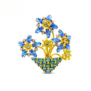 Rhinestone Brooch Pin Vintage Style Heavy Duty Glass Design Women’s Elegant Fashion Statement Jewelry Sweet Chic Accessory Ideal Gift for Her Mom Grandma Birthday Christmas