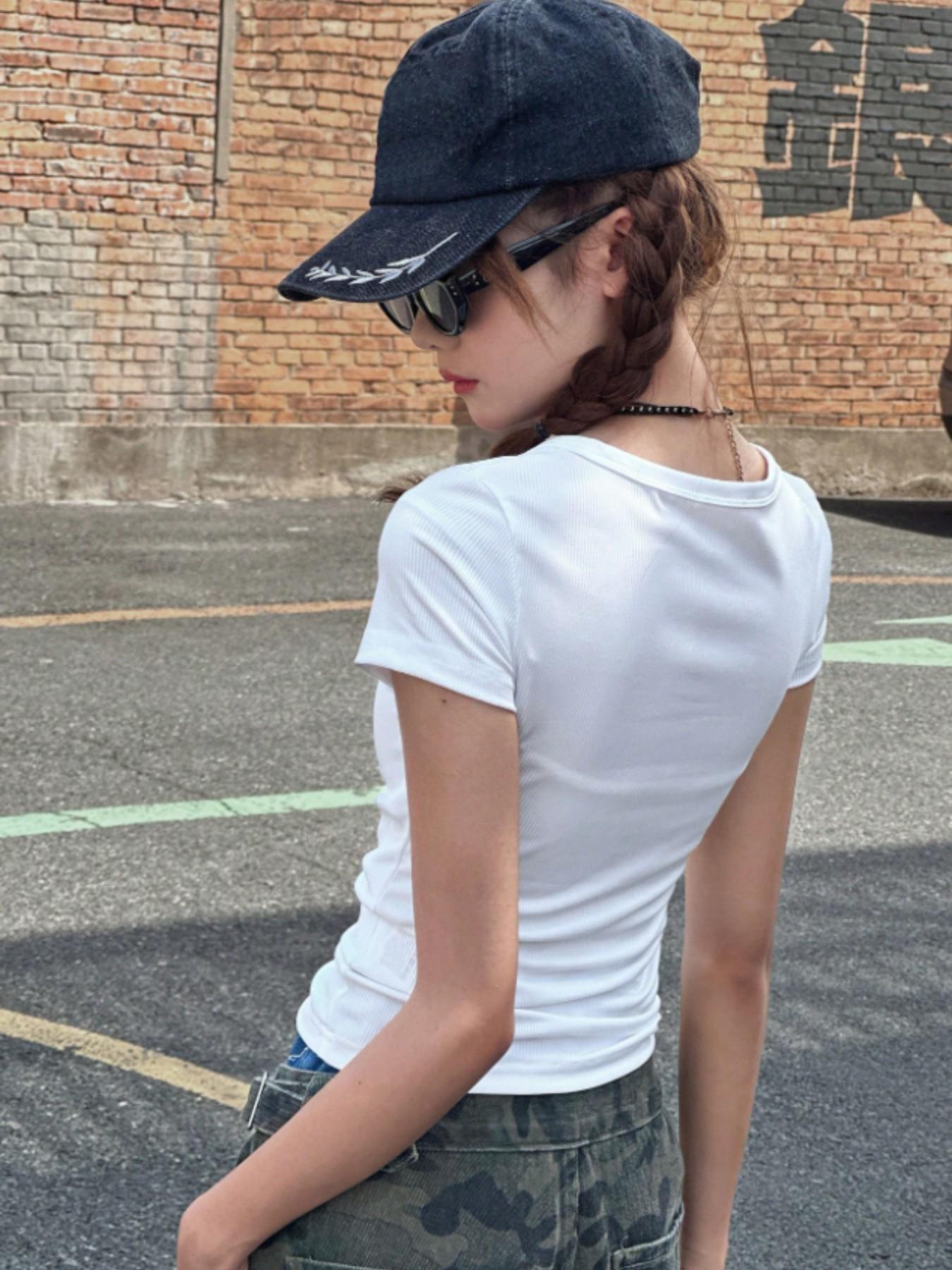 Girls' Round Neck Knitted Short Sleeve Top, Solid, Slim-Fitting, Casual Style, Perfect for Carnival Gifts, Teenage Fashion