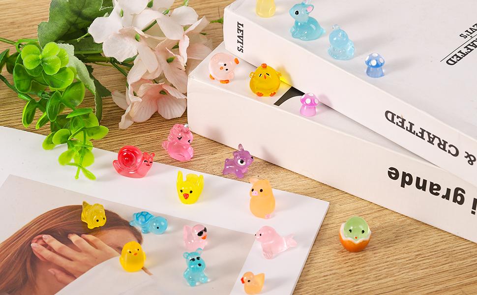 Luminous Mini Resin Animals 100 Pcs Tiny Animals Mini Ducks Tiny Frogs Dinosaurs Small Birds Little Rabbits Glow in The Dark Miniatures Fairy Accessories