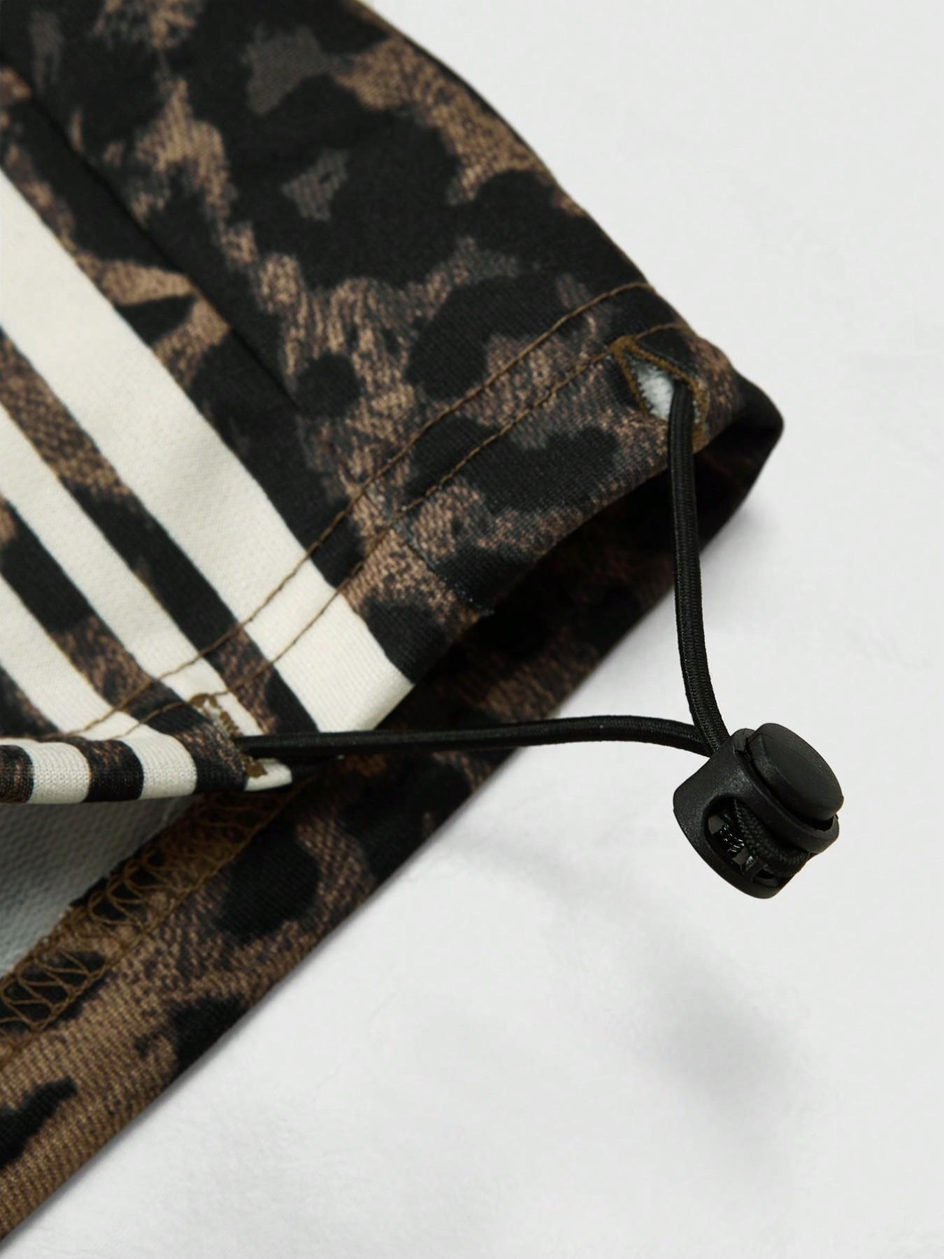 Y2K Leopard Print Track Pants with White Stripes, Streetwear Baggy Sweatpants for Men/Women, Elastic Waist Drawstring Casual Trousers, Retro 90s Hip Hop Fashion, Loose Fit Joggers for Street Style, TikTok Viral Aesthetic, Comfortable Soft Fabric,