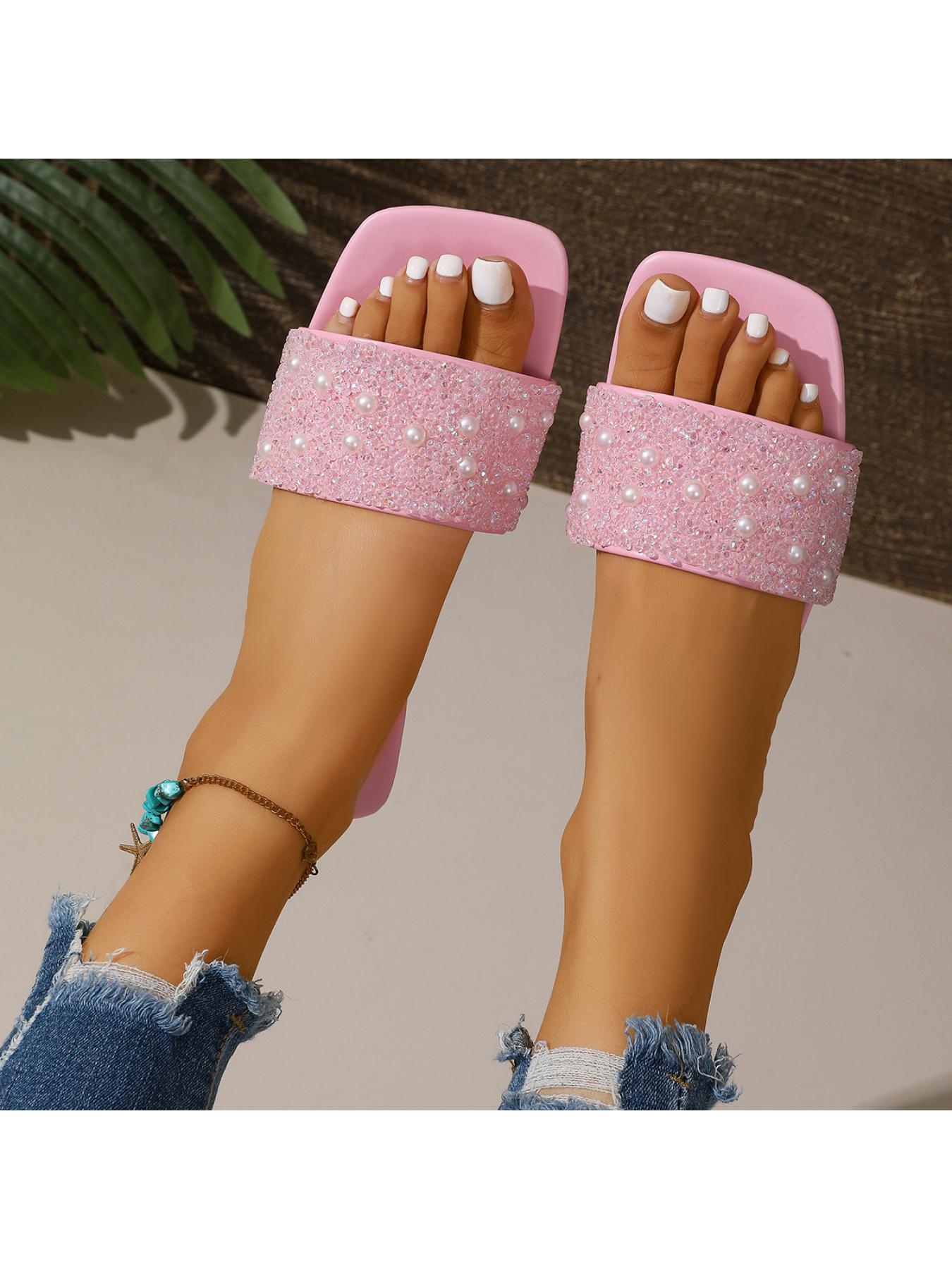 Women's slippers with pearl and rhinestone design, shiny flat slippers, comfortable and essential for home wear and dating.