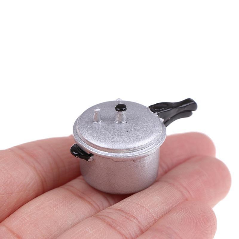 1:12 Scale Dollhouse Miniature Pressure Cooker, High-Quality Simulation Kitchen Appliance, Durable Pretend Cooking Utensil, Micro Kitchen Charm for Dollhouse Decor & Collectible Display Prop