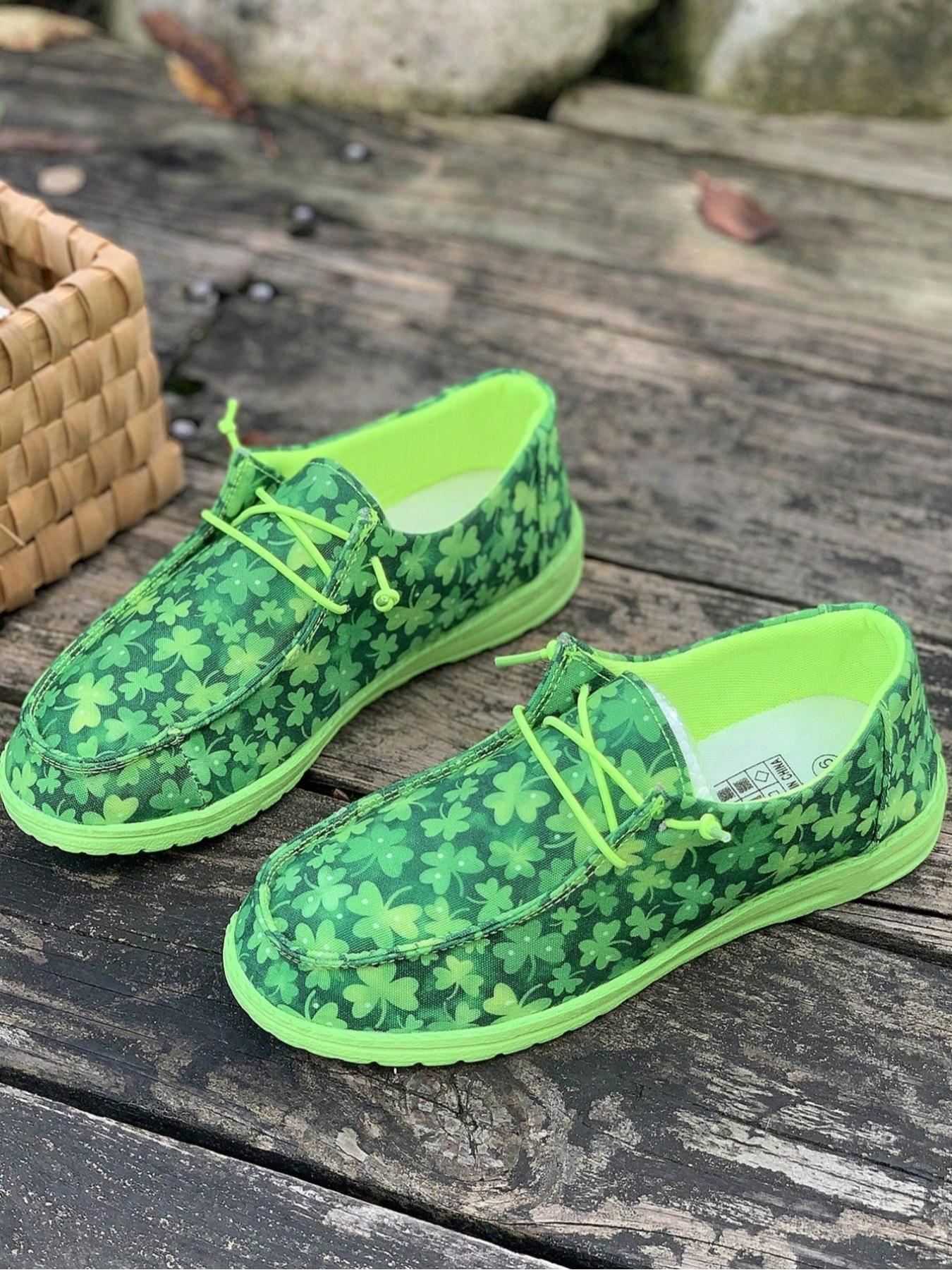 Women's Three-Leaf Clover Slip-On Sneakers, Dark Personality Comfortable Casual Shoes, Eye-Catching Design Must-Have for Trendsetters