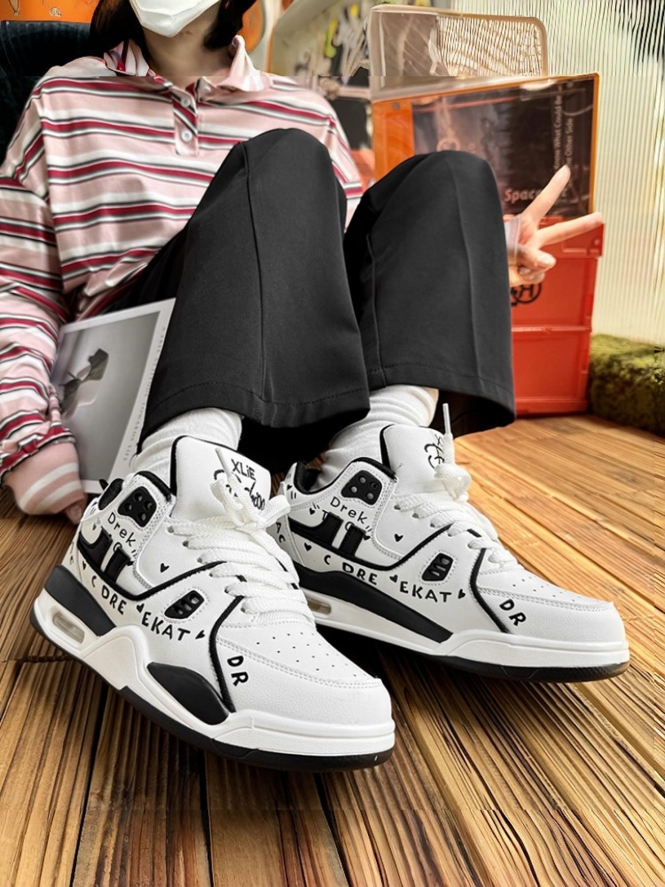 1 Pair Unisex Yellow Black Color Block Leather Basketball Shoes Trendy Street Style Design Soft Comfortable For Daily Outfit And Fashion Display