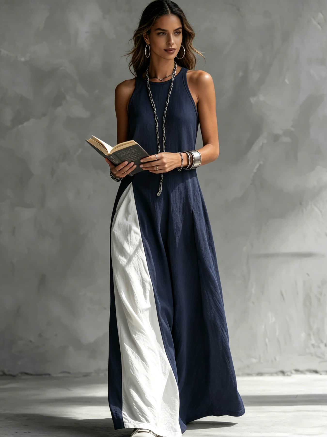 A women's color-blocking dress, Casual Beach Dress, Beach Resort Wear, with sleeveless vest, draping and flesh-concealing long skirt, suitable for summer, beach vacation, exploring shops, attending exhibitions, dating, and enjoying afternoon tea