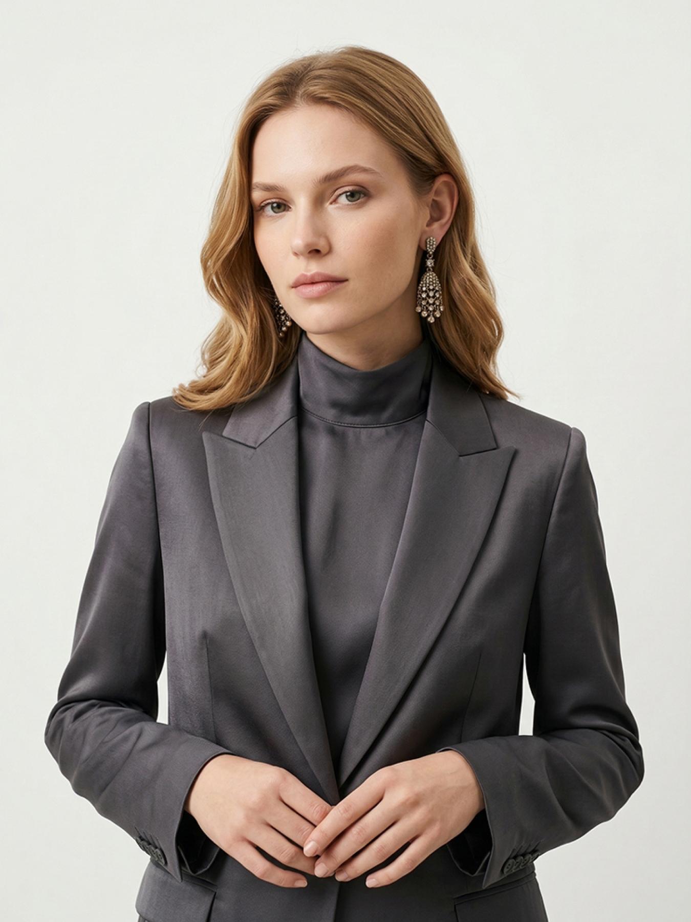 1 pair of fashionable and elegant tassel pendant earrings, suitable for daily commuting, vacation and dating, and also a surprising and exquisite small gift.