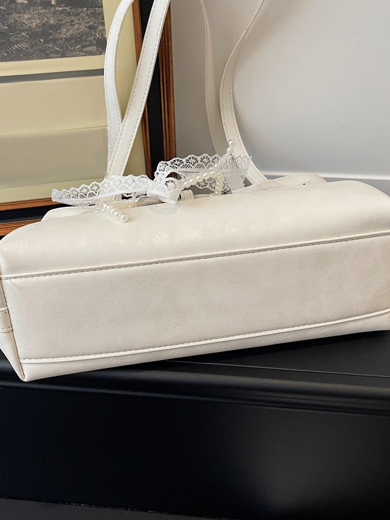 Gentle, sweet and cute style with a light luxury texture under the arm bag, decorated with lace and pearl bow, elegant atmosphere, fashionable and personalized shoulder bag, Fashion Bags, can accommodate mobile phones and lipstick