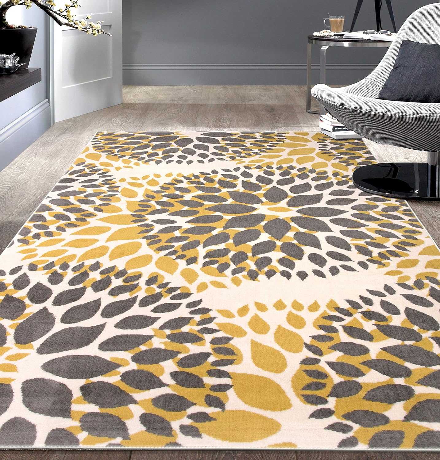 Modern Abstract Leaf Print Flannel Area Rug - Yellow Grey Contemporary Botanical Print Soft Mat for Living Room, Non-Slip Minimalist Home Decor#AbstractLeafRug #BotanicalPrintMat #MinimalistHomeDecor #YellowGreyCarpet #NonSlipFlannelRug