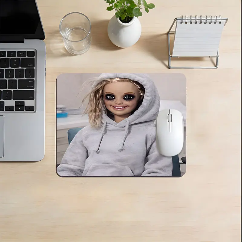 Funny Weird Horror Doll Meme Small Mouse Pad, Non Slip Mousepad, Desktop Decorative Protective Pad, Rubber Anti-slip Lockedge Work Pad, Small Size Suitable for Laptop, Work, Daily Use