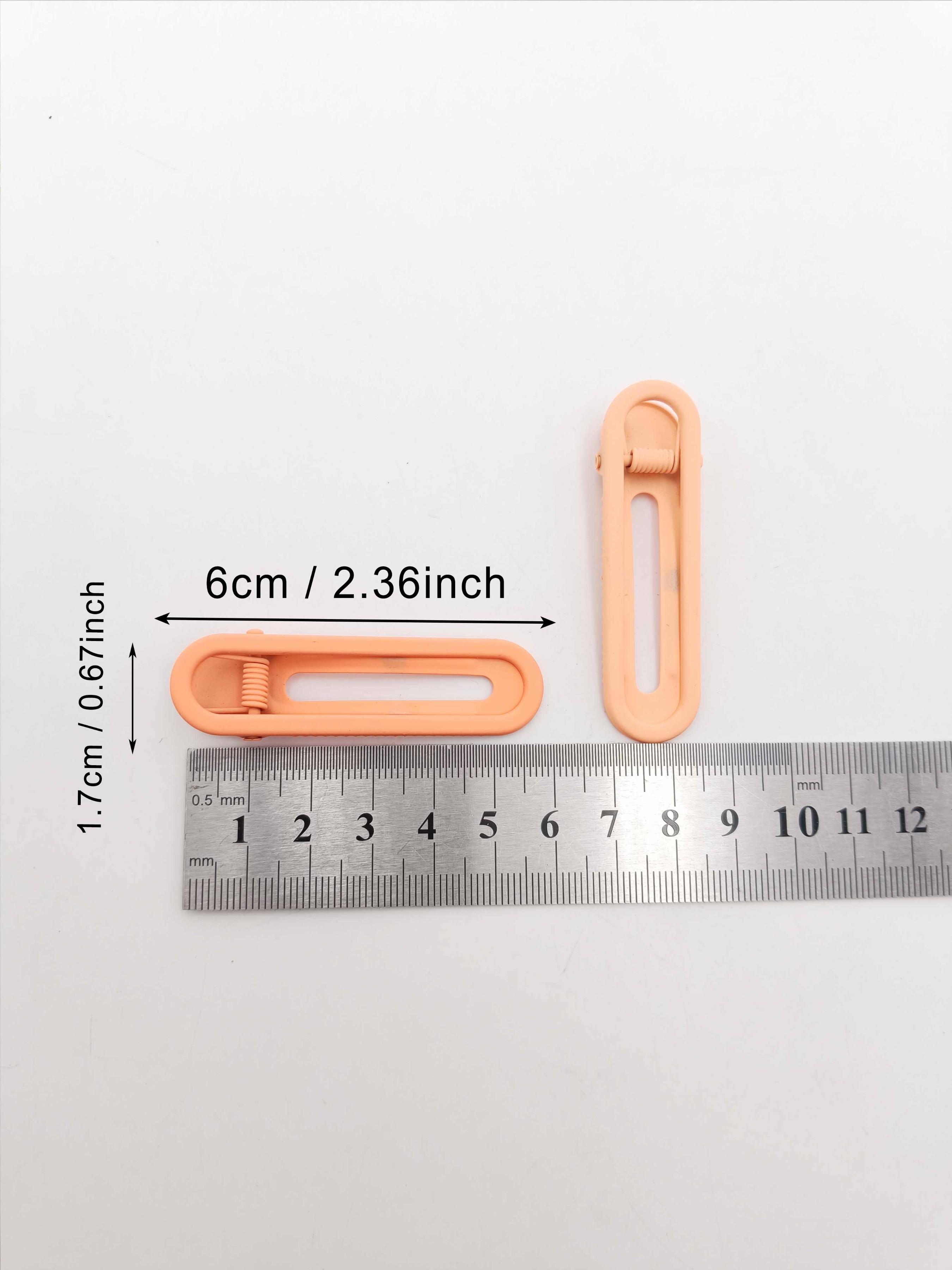 1 Pack of 3 Hollow Out Oval Duckbill Clips, Metal Material, Matte Finish, Lightweight, Suitable for Commuting, School, Dates, Fashionable and Practical