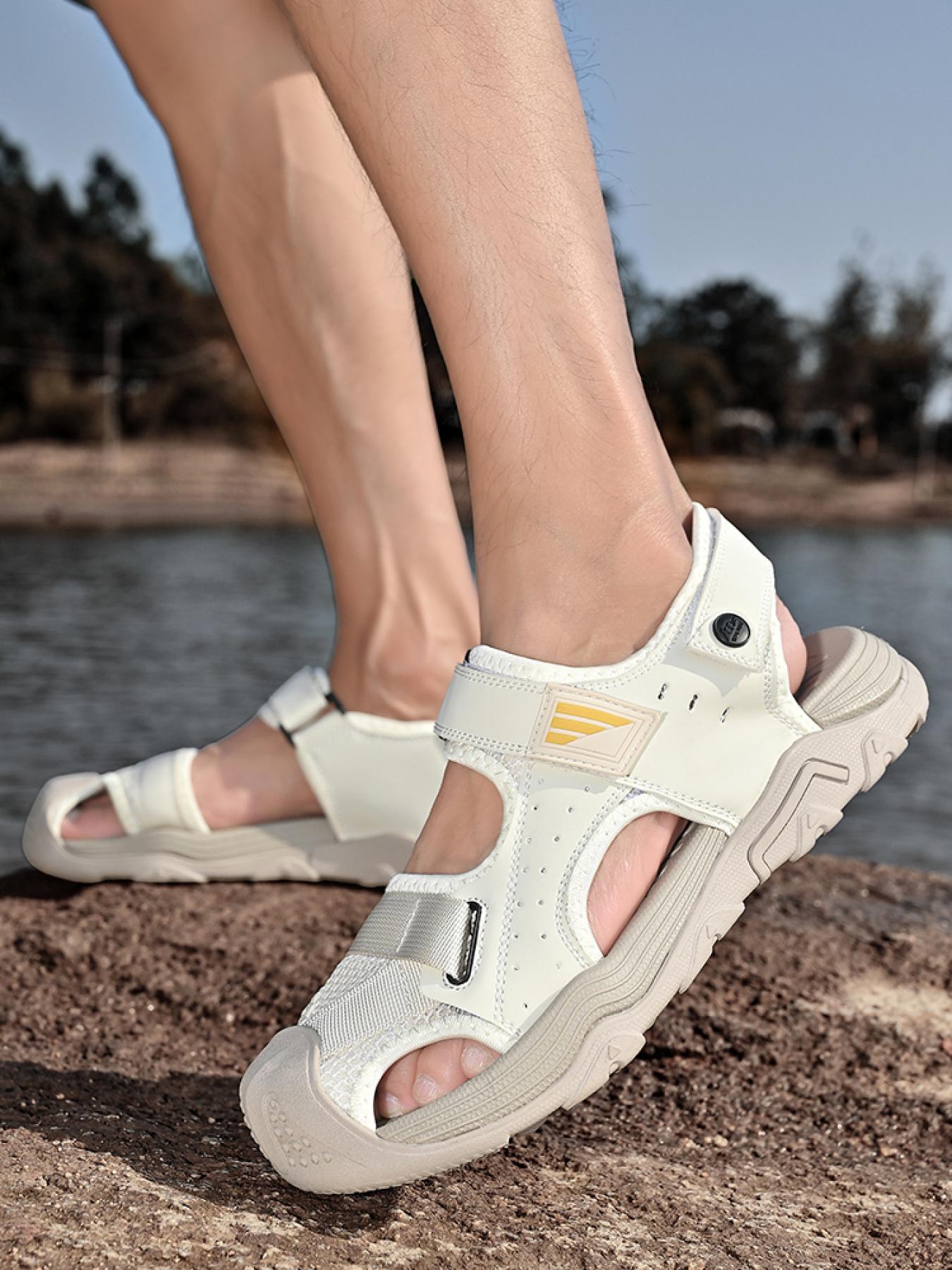 Men's beige solid color dual-use closed-toe outdoor sandals, adjustable with Velcro, non-slip beach shoes, breathable stream sandals