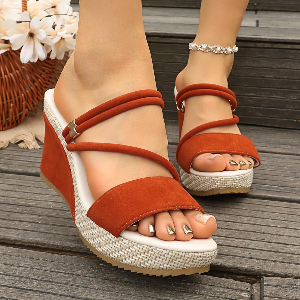 The insulated slope sandals and casual Flatform sandals feature a waterproof platform and a hemp rope-woven sole. Perfect for petite sisters!