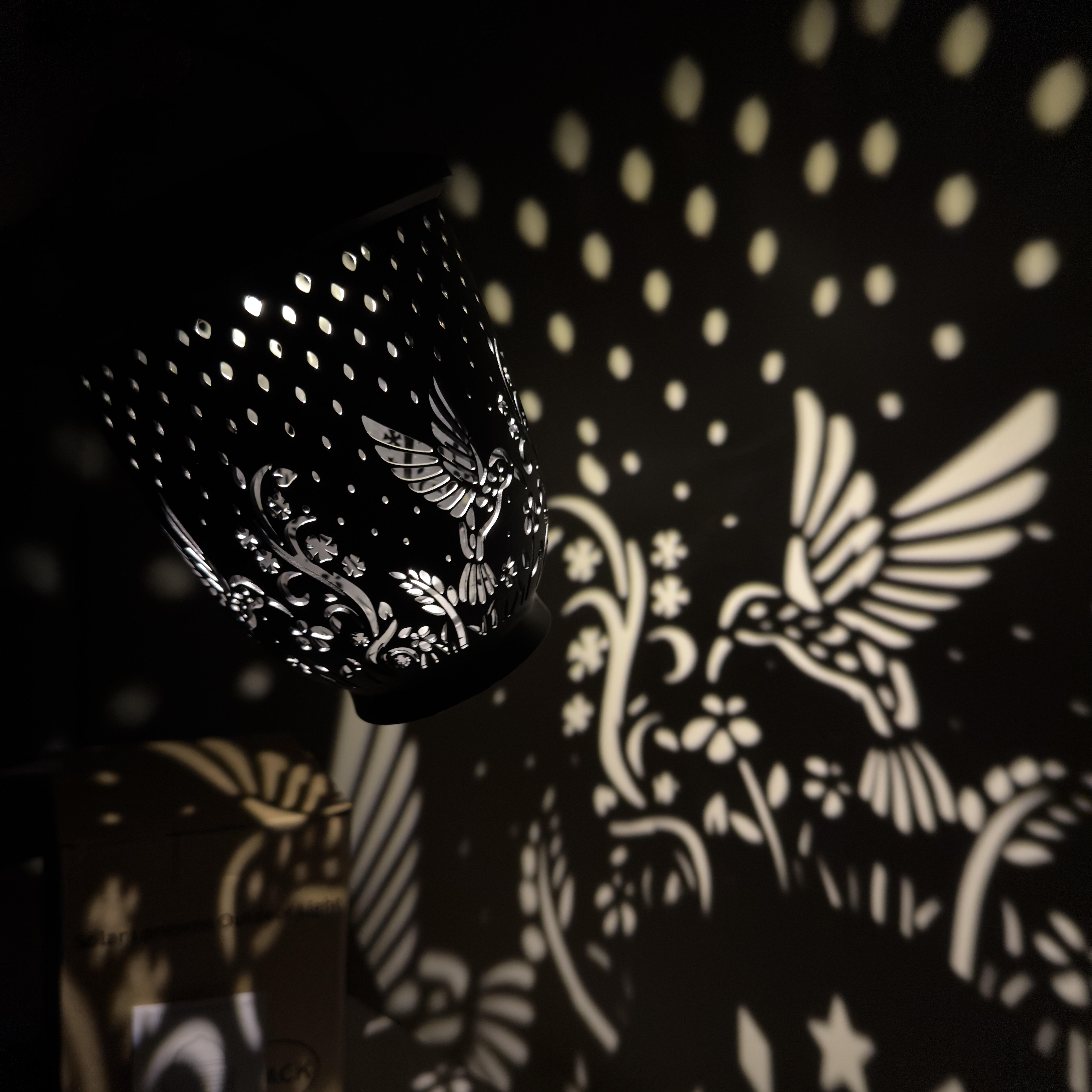 Solar Powered Projection Lantern, Peacock Butterfly Crane Bird Pattern, Ip65 Waterproof Outdoor Garden Decor Light, Auto on off LED Lamp Solar Powered Projection Lantern, Peacock Butterfly Crane Bird Pattern, Ip65 Waterproof Outdoor Garden Decor Light, Auto on off LED Lamp