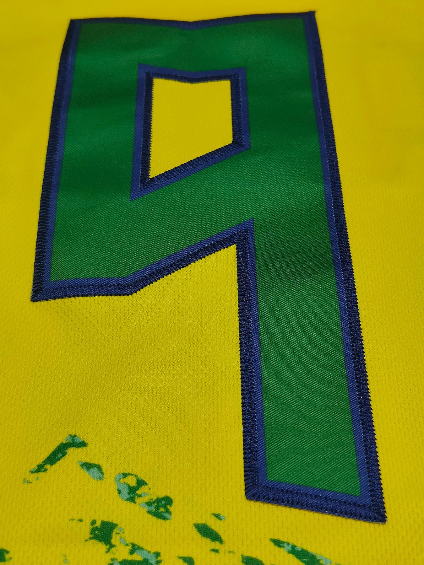 Brazil National Team Retro Soccer Jersey, Classic #9 Embroidered Shirt, Casual Loose Fit for All Seasons, Must-Have Fan Gift, Football Jersey