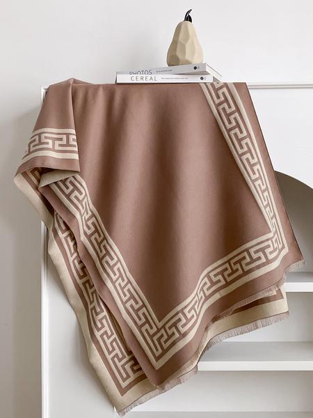 Geometric Print Textured Blanket Scarf with Fringe Trim, Soft Warm Shawl for Fall & Winter, Fashion Accessory for Women & Girls