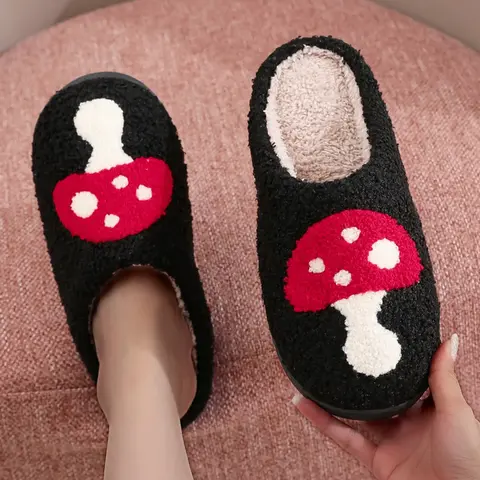 Mushroom Embroidered Plush Slippers, Soft Non Slip, Creative Mushroom Design, Unisex Indoor Outdoor Warm Non-Slip Shoes, Fall Winter Gift, House Slippers