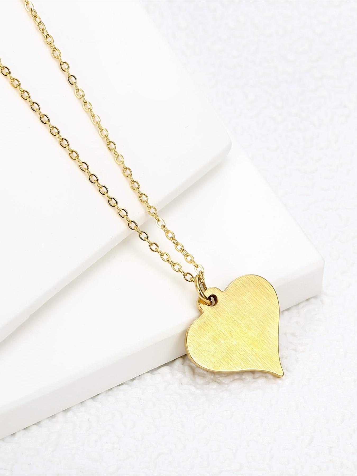 Retro Texture Heart Pendant Necklace Made of Stainless Steel, Hypoallergenic and Colorfast, Versatile and Niche Design Necklace