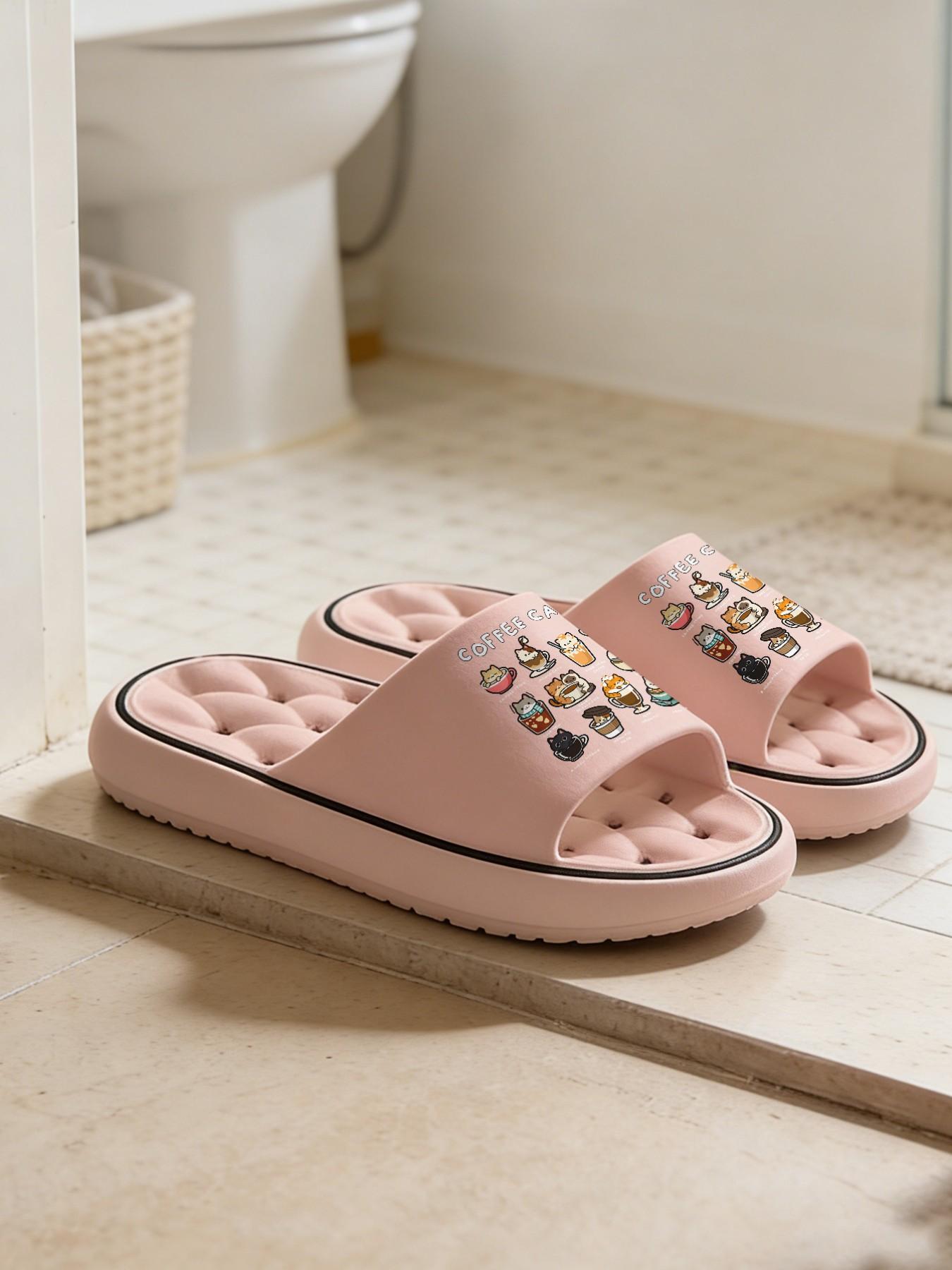 1 Pair Coffee Cat Themed Printed Hollow Massage Thick Sole Slippers, Cute Healing Style, Non-slip Soft Sole, Quick-dry for Bathroom, Indoor & Outdoor Dual-use, Open Toe Slides, Bathroom Casual Slippers