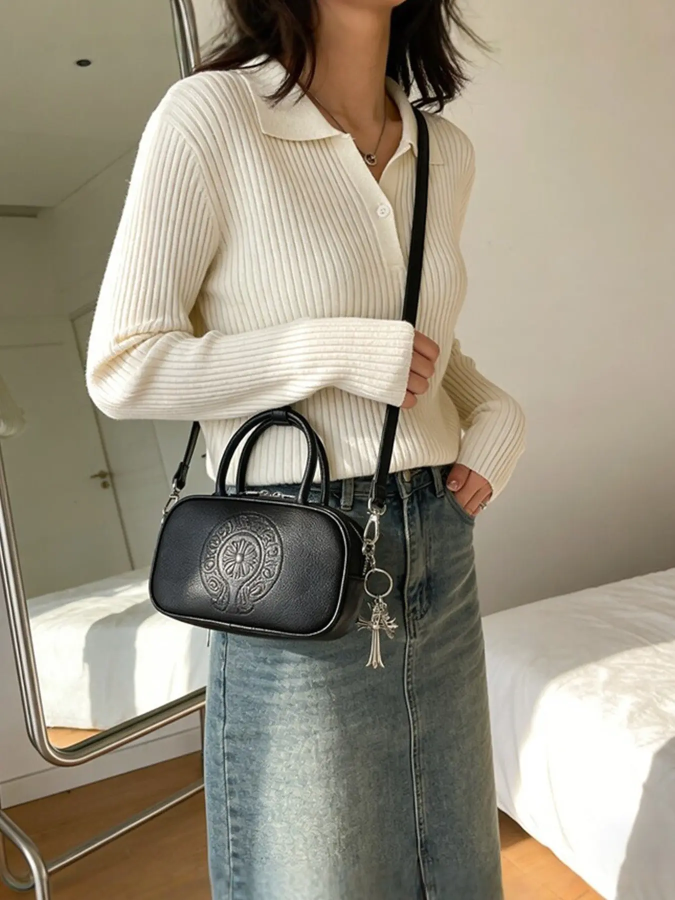 Vintage Crossbody Bag, Unique Design Boston Pillow Bag, Fashionable Shoulder Bag, Trendy Commuter Handbag, Stylish and Versatile, Aesthetic Shoulder Bag