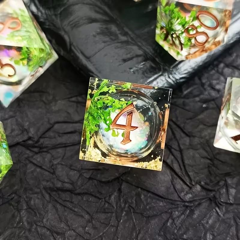 Handmade Resin Core Dnd Dice Set, Sharp Liquid Core Role-Playing Game Accessories, Perfect for Tabletop Games