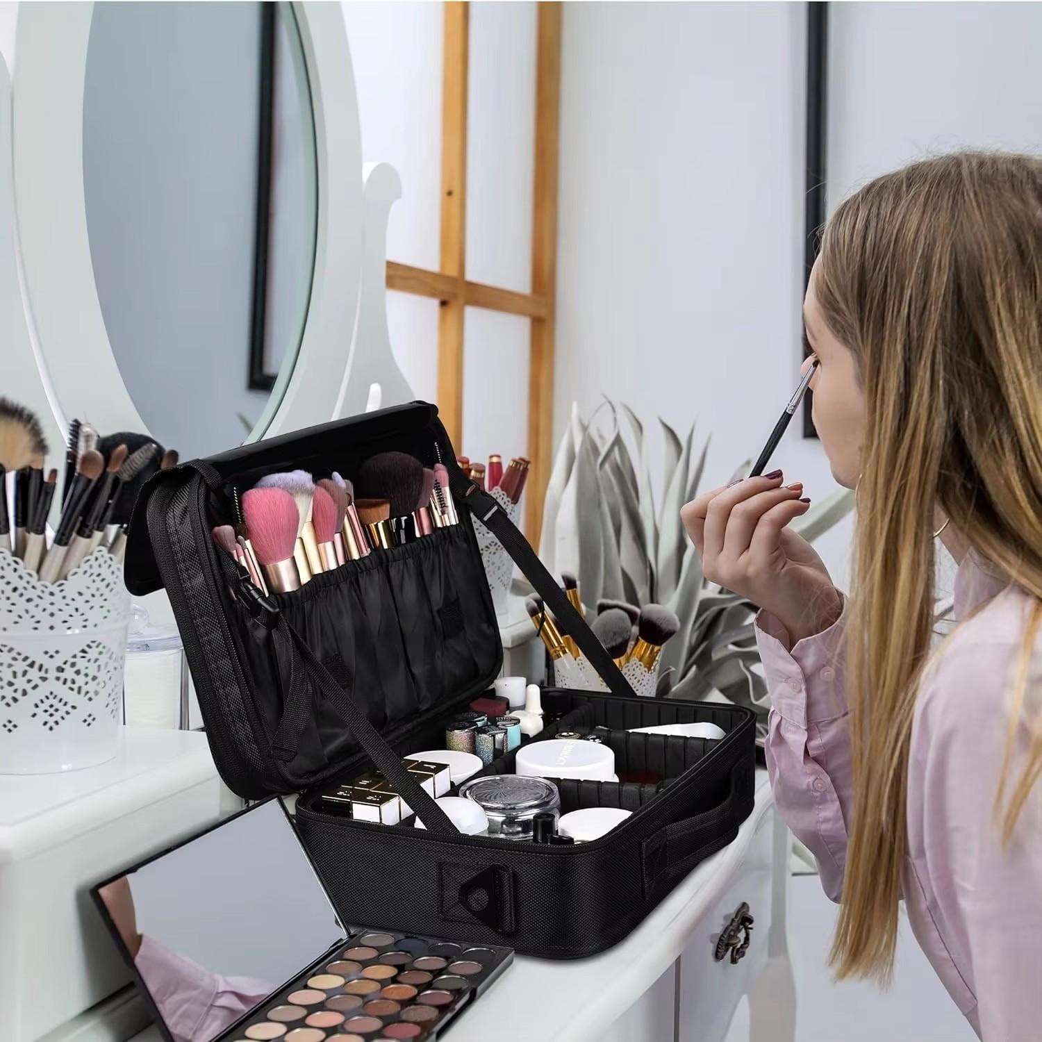 Travel Makeup Case 3 Layers, Portable Makeup Bag Organizer, Adjustable Dividers, Ideal for Artists, Compact and Durable Design