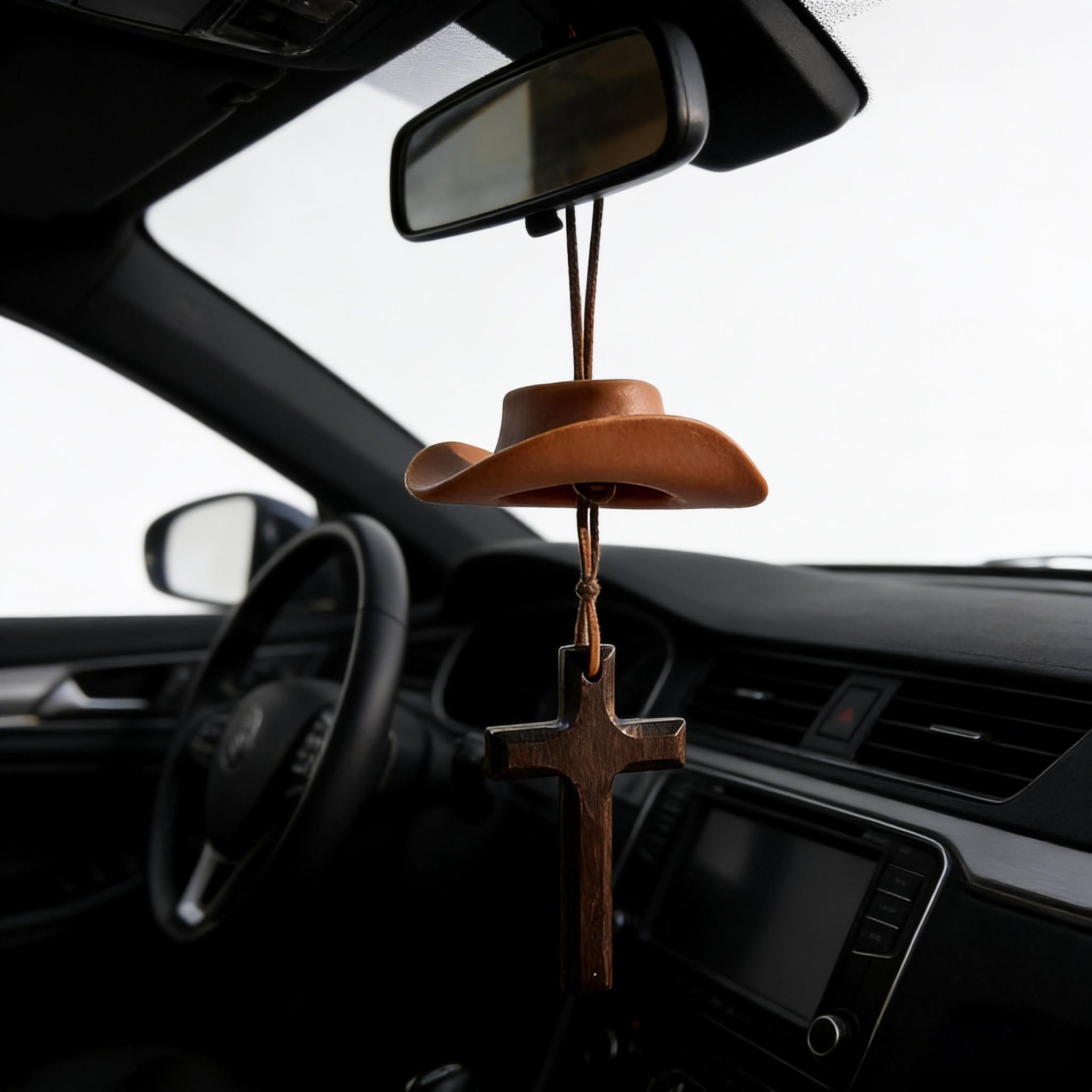1pc Cowboy Hat with Cross Car Hanging Ornament, Plastic Mini Hat & Wooden Cross Rearview Mirror Decor, Western Christian Faith Car Interior Decor, Country Auto Pendant Gift for Men Women Truck Drivers