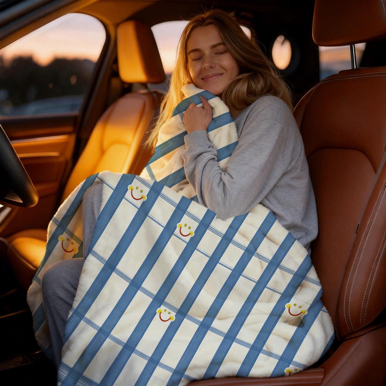 Smiley Grid Pattern Plush Blanket, Soft Warm Lightweight, Ideal for Bed Sofa Car Room Decor, Perfect Moving Holiday Gift