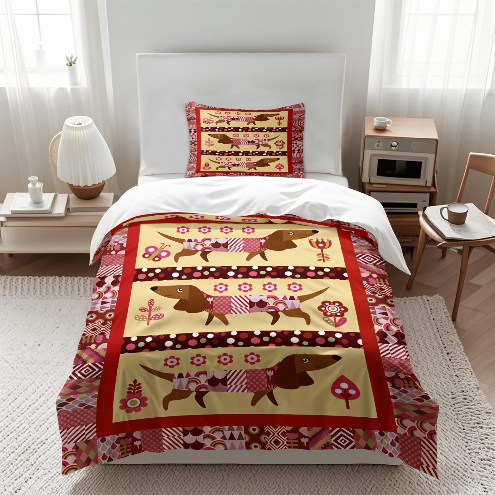 3PCS Cartoon Patchwork Dachshund Duvet Cover Set（1 Duvet Cover + 1-2 Coreless Pillowcases ), Vintage Geometric Floral Sausage Dog Pattern, Soft Comfy All Seasons Bedding Set,Ideal for Cute Pet Themed Bedroom Decor