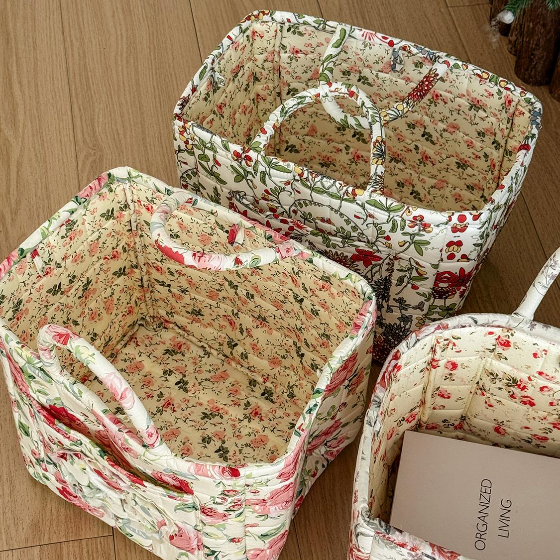 Large Flower Series Retro Floral Quilted Storage Basket, Foldable Fabric Handheld Basket, Home Organizer for Clothes and Toys, Space-Saving Spliced Retro Floral Storage Bin, Foldable Organizer for Storing Clothes, Towels, Toys, Travel and Picnic Supplies