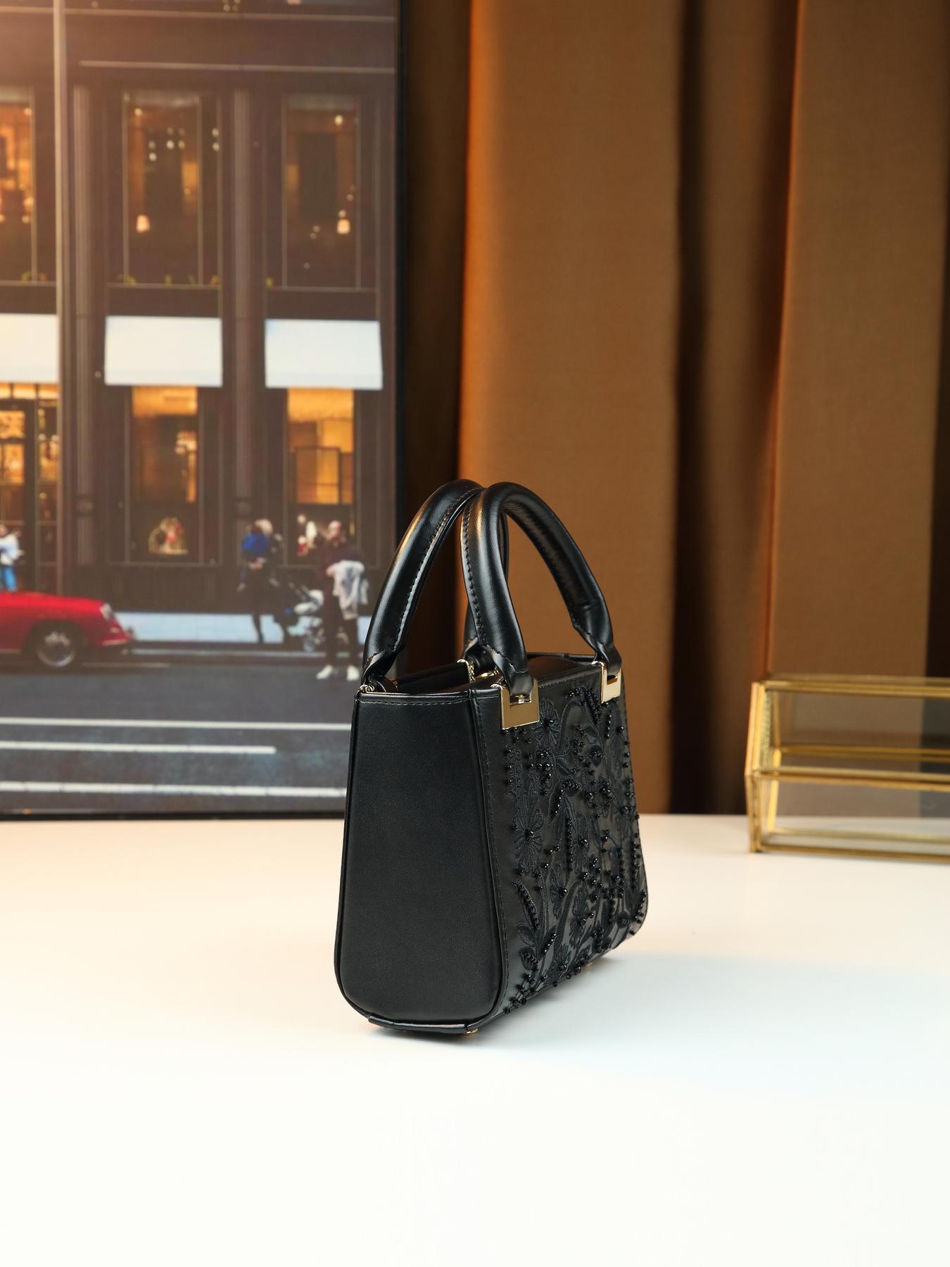 Heavy-duty beaded floral design embroidered small square bag, elegant versatile date shoulder crossbody bag