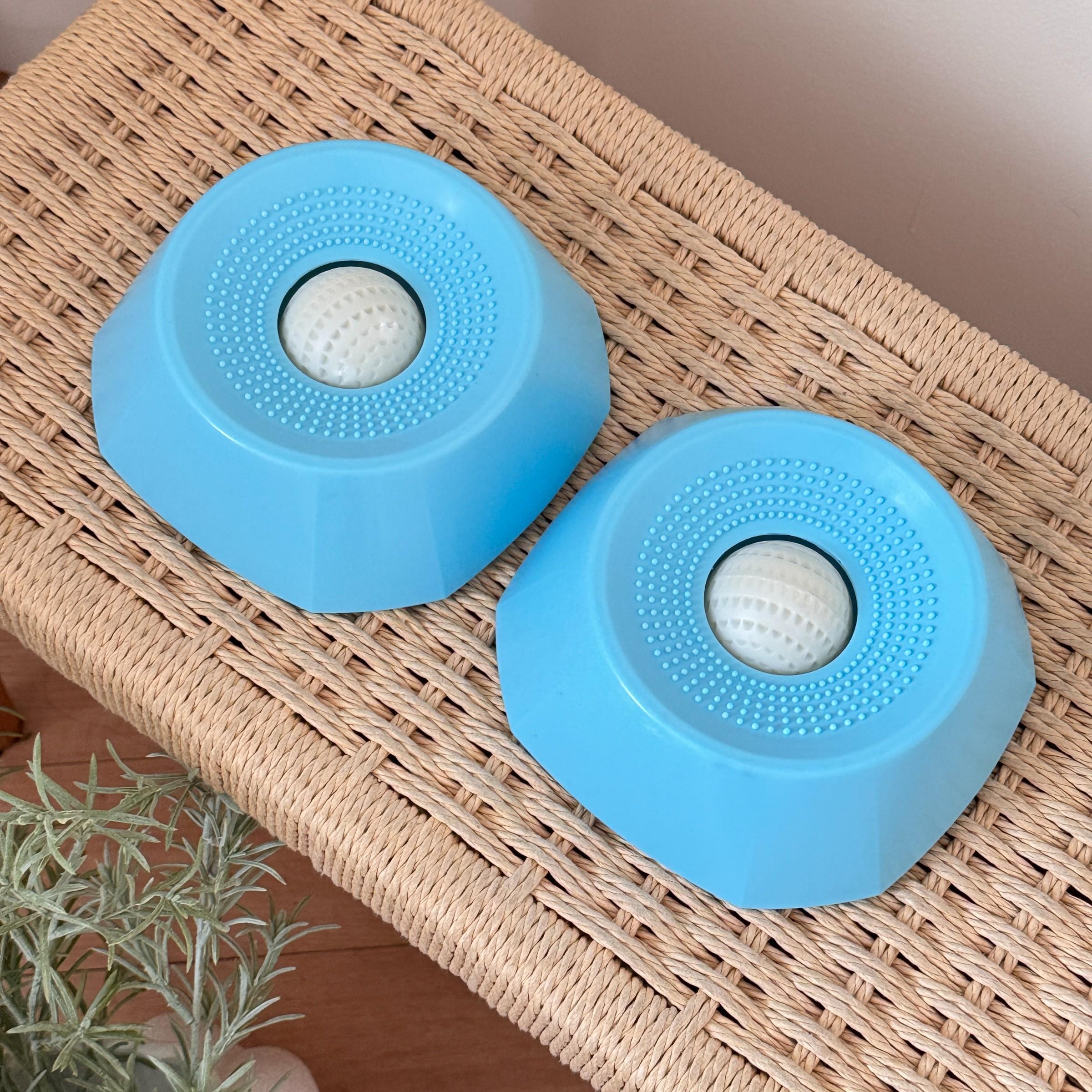 This interactive slow feeder bowl for large dogs and cats combines a silicone licking surface with a puzzle ball to slow eating and reduce anxiety.The calming design helps relieve coughs.Replacement balls are included for longer use enrichment pet buttons