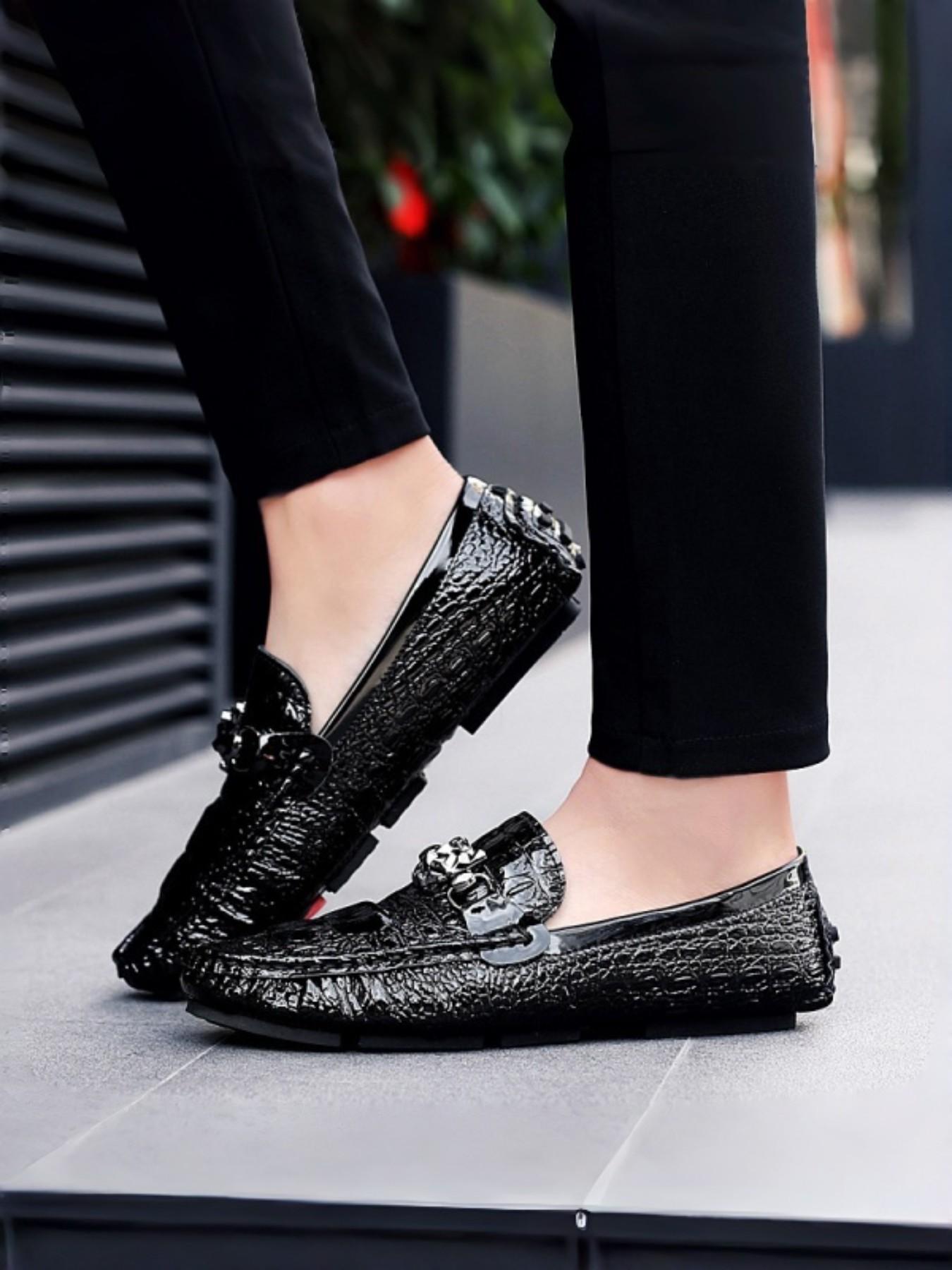 Men's Glossy Crocodile Texture Bean Shoes, Commuter & Fashionable Wear, Leather-Like Finish, Unique Metal Buckle Design