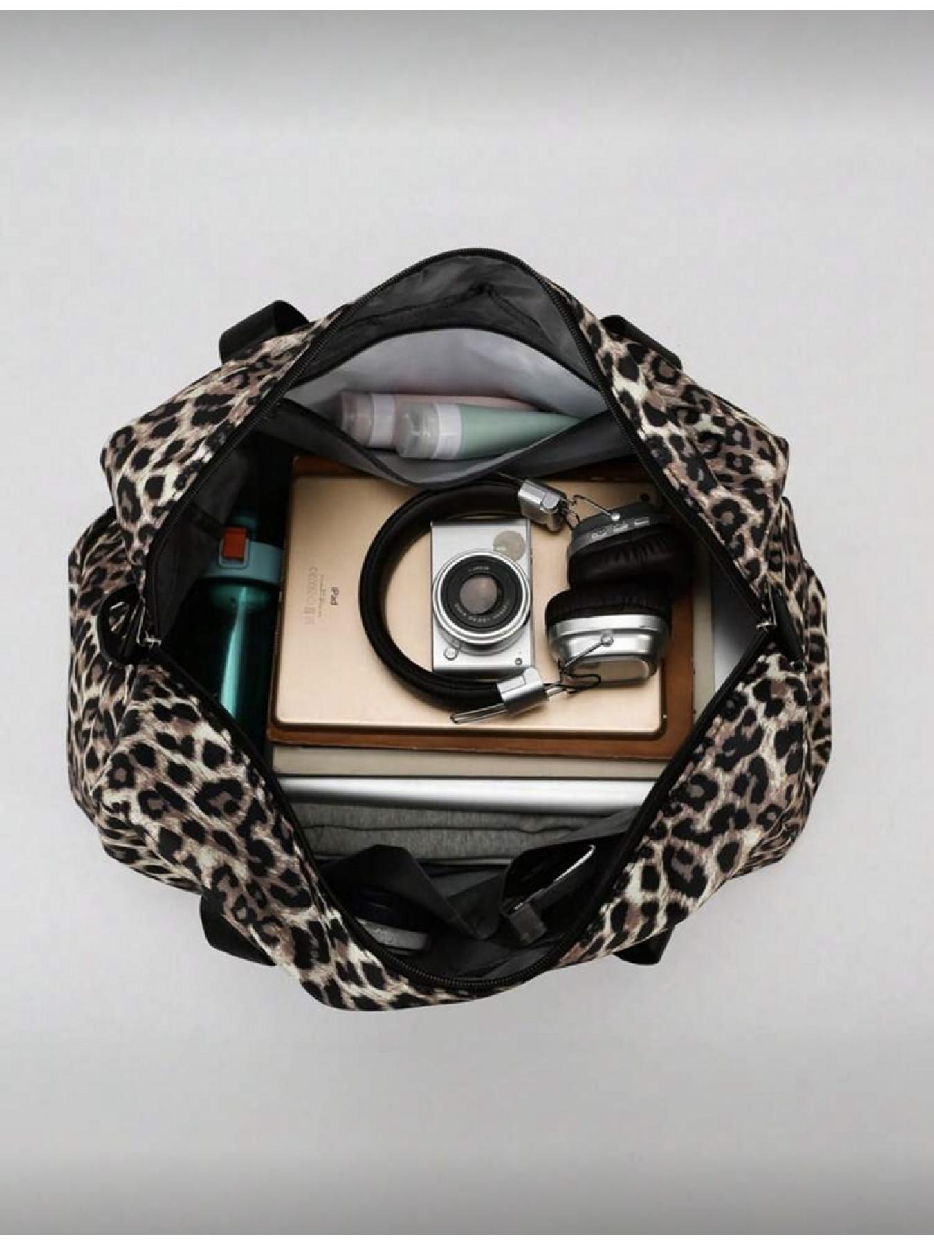 New Simple Travel Duffle Bag Fashion Versatile Casual Sports Gym Bag Short Trip Lightweight Foldable with Independent Shoe Compartment Suitable for Students and Travelers Waterproof Multi-functional