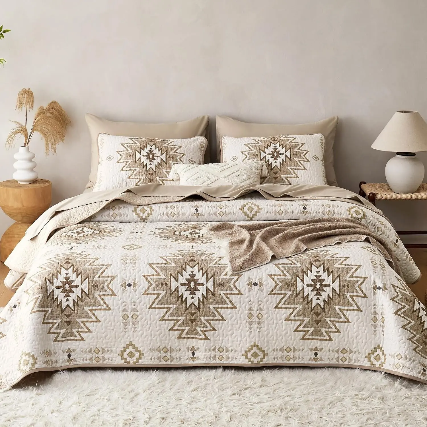 3-Piece Queen/Full Western Quilt Set, Southwestern Rustic Farmhouse Style with Aztec Geometric Pattern, Reversible Lightweight Bedspread Coverlet, Beige BrownGift